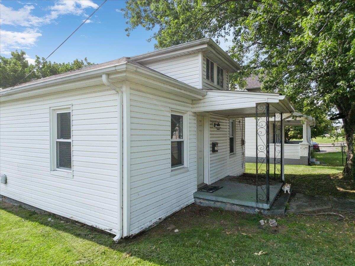 2209 W MAIN Street