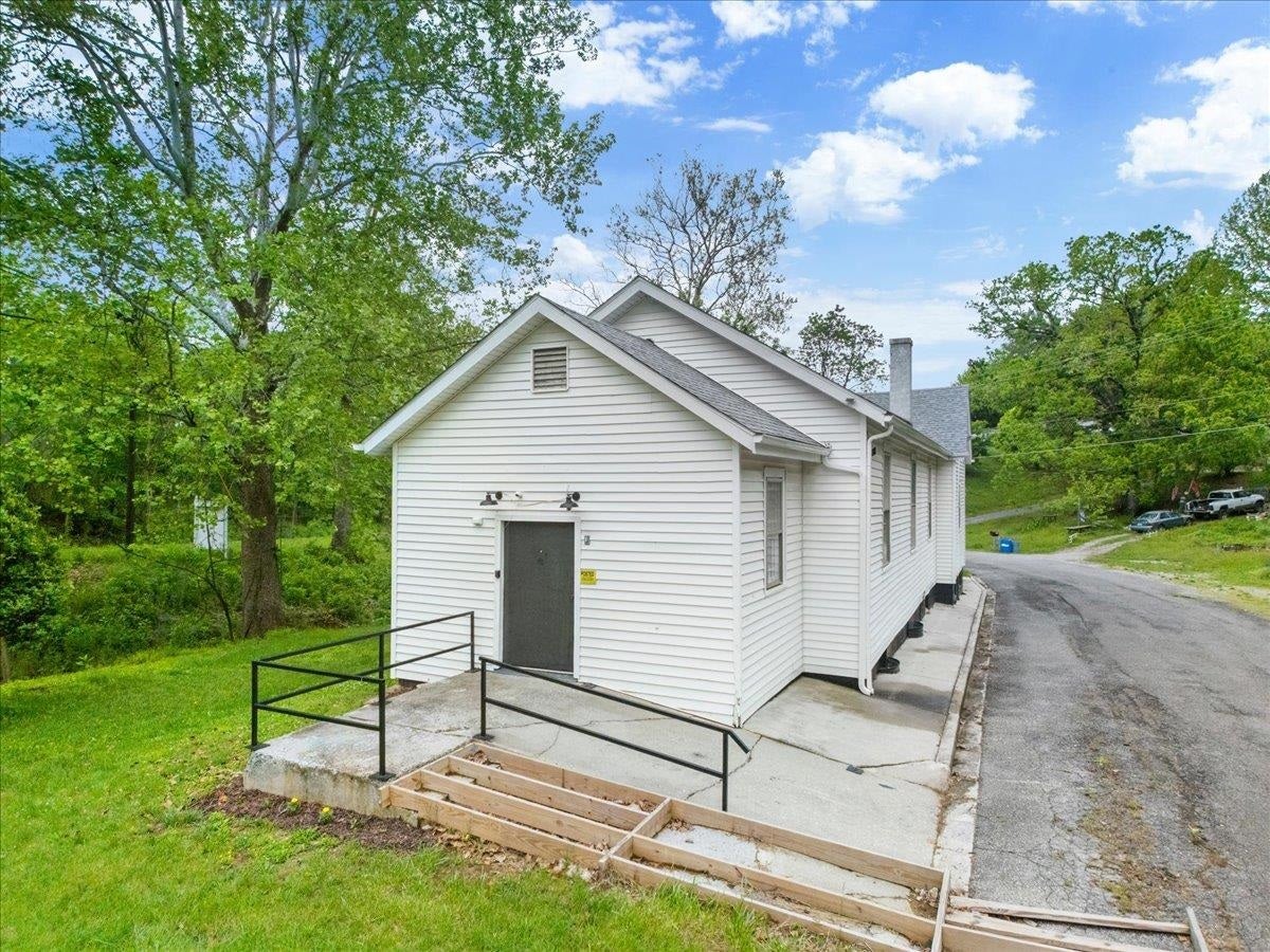 1977 ALUM SPRING Road