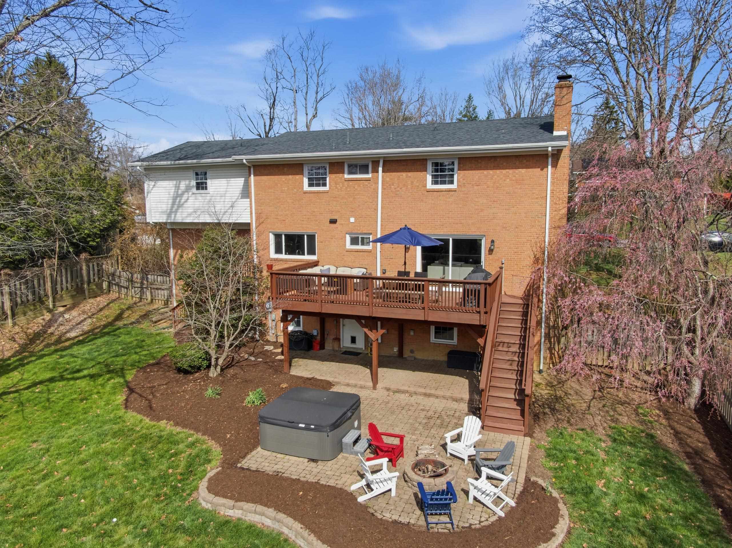 509 STONEGATE Drive