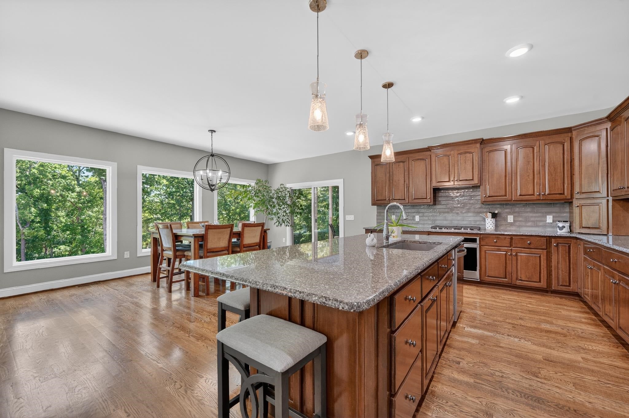 500 Quailwood Dr, Blacksburg, VA, 24060, USA, 5 Bedrooms Bedrooms, ,4 BathroomsBathrooms,Residential,Pending,500 Quailwood Dr,427441