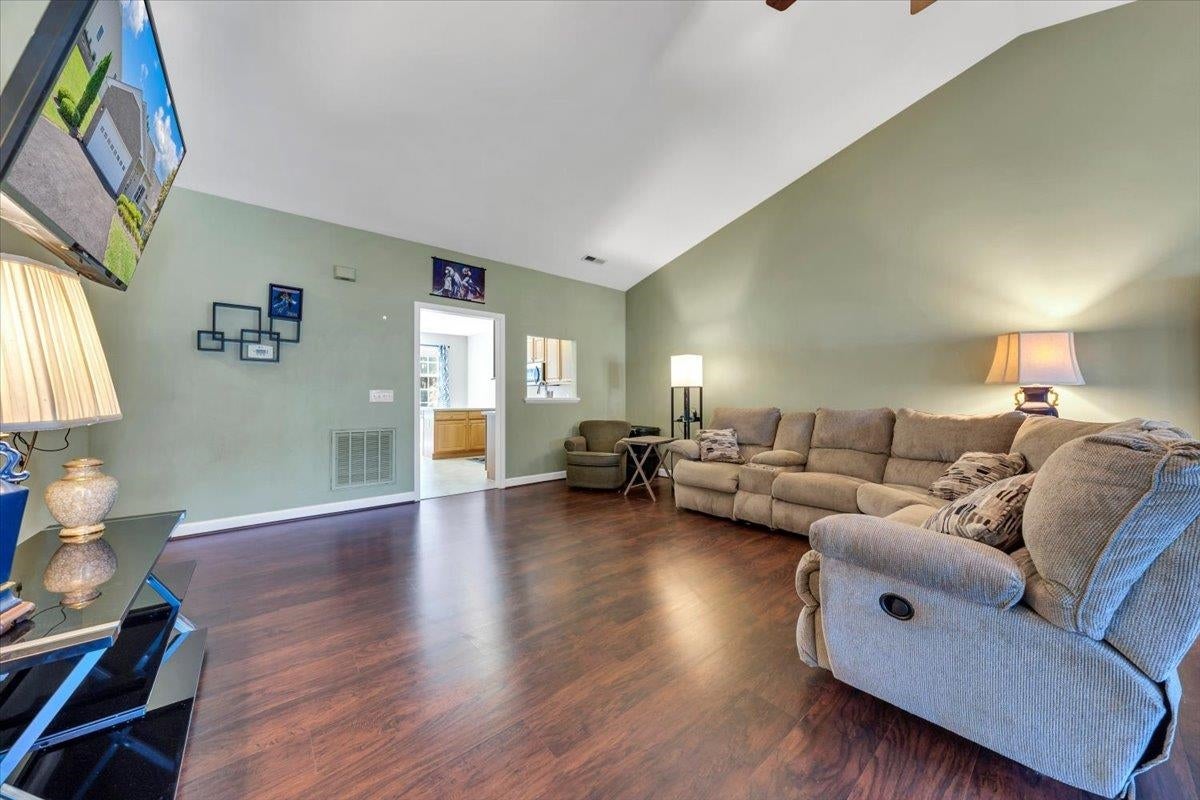 255 SLATE CREEK Drive NW