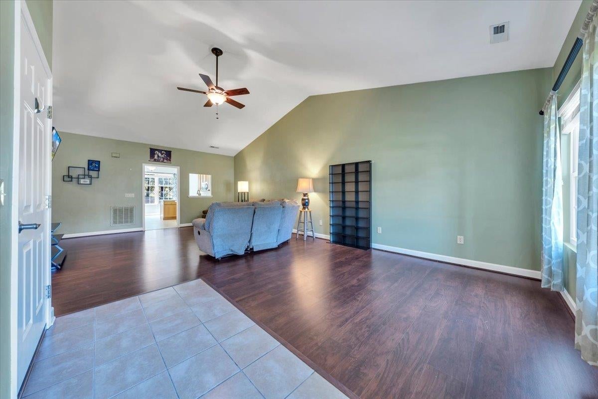255 SLATE CREEK Drive NW