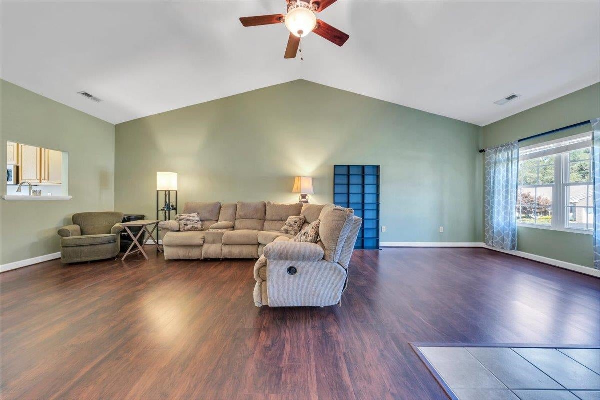 255 SLATE CREEK Drive NW