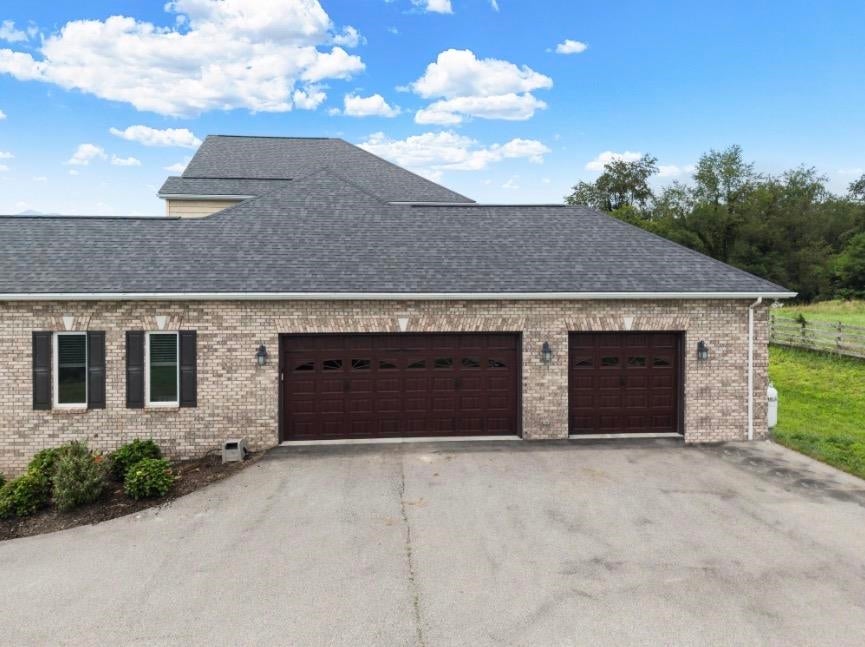 2075 Brooksfield Rd, Blacksburg, VA, 24060, USA, 5 Bedrooms Bedrooms, ,5 BathroomsBathrooms,Residential,Active,2075 Brooksfield Rd,428189