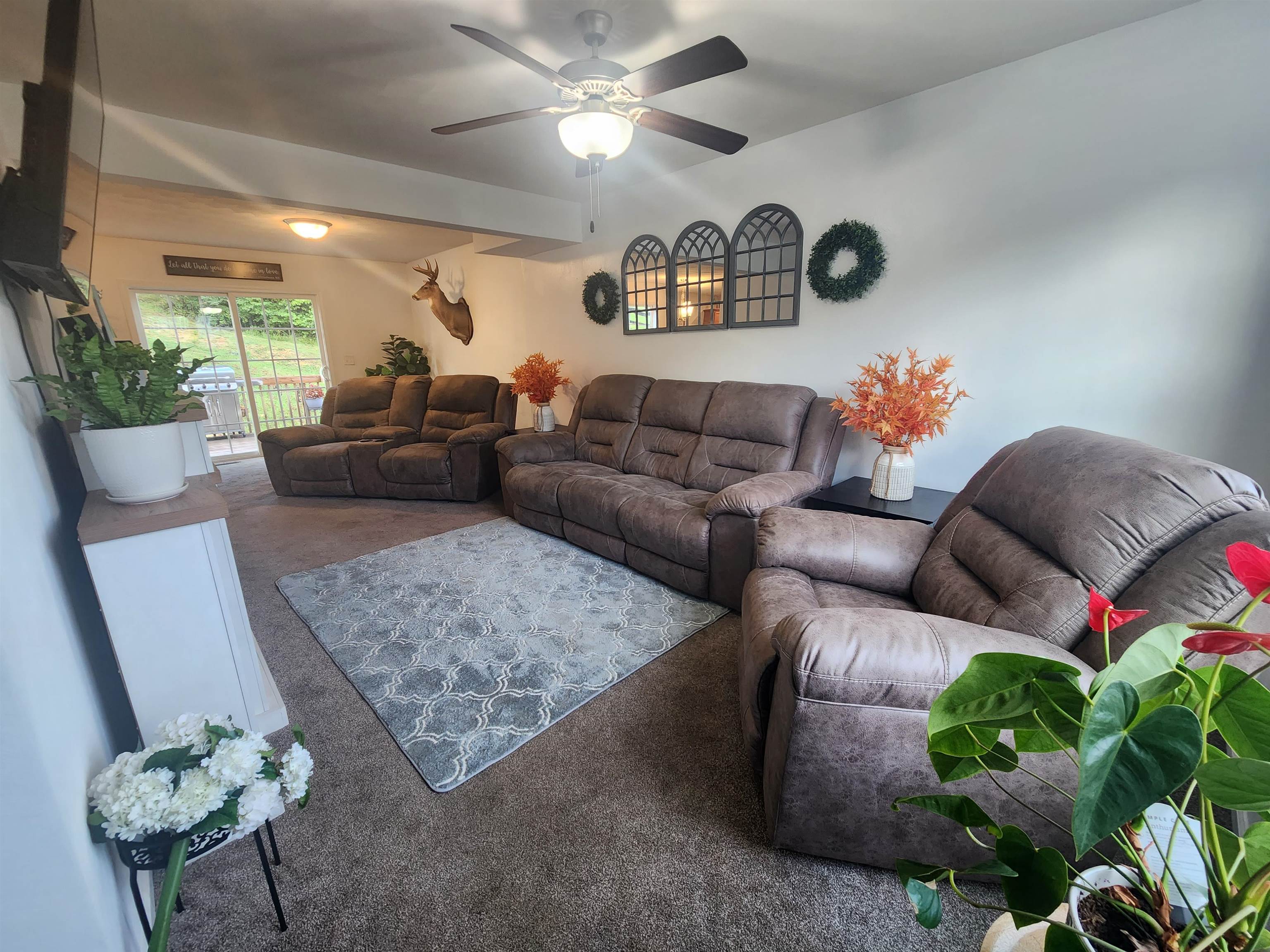 960 CROSSCREEK Drive