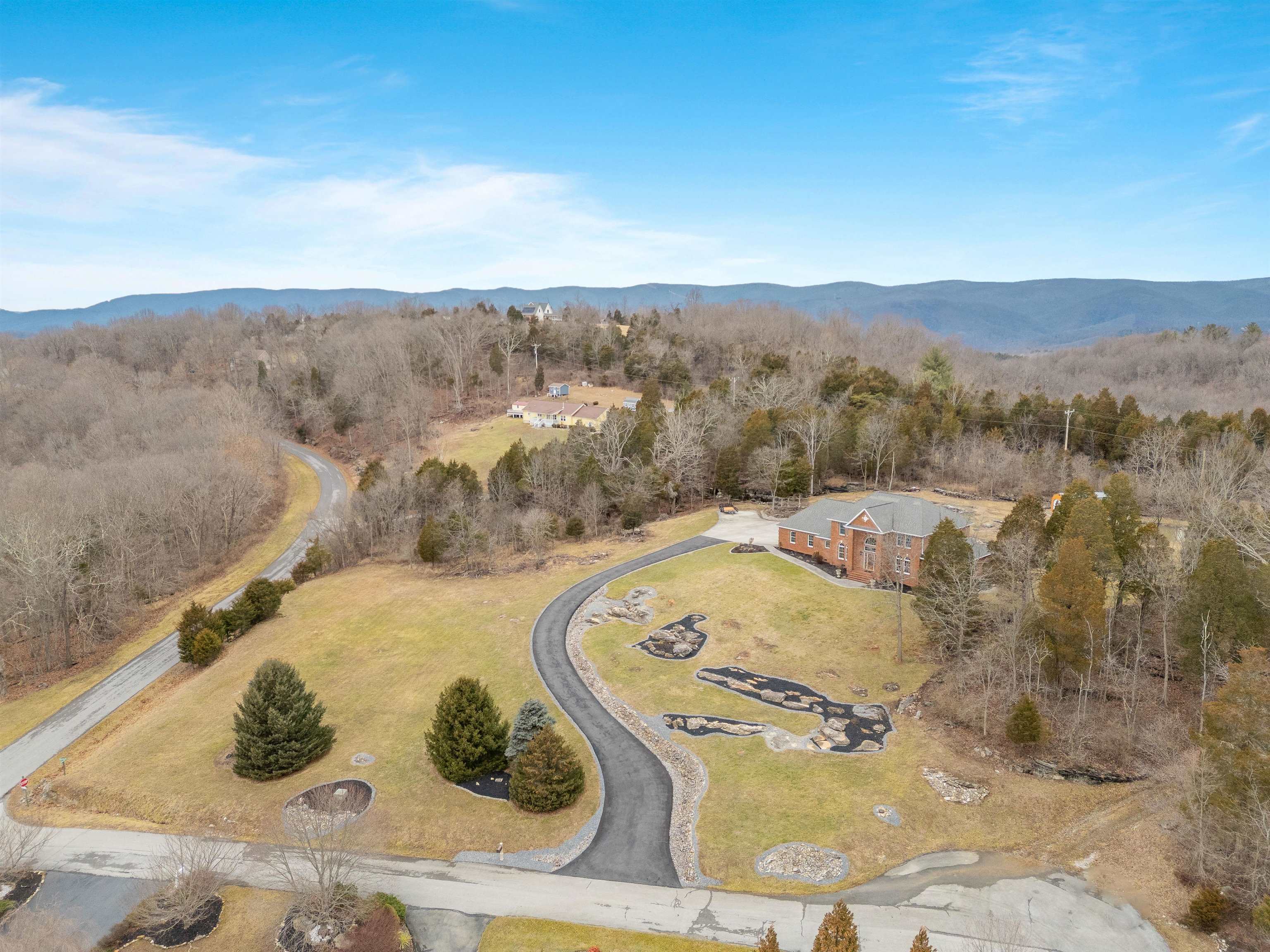 Pearisburg, Virginia 24134, United States, 4 Bedrooms Bedrooms, ,4 BathroomsBathrooms,Residential,Active,66961