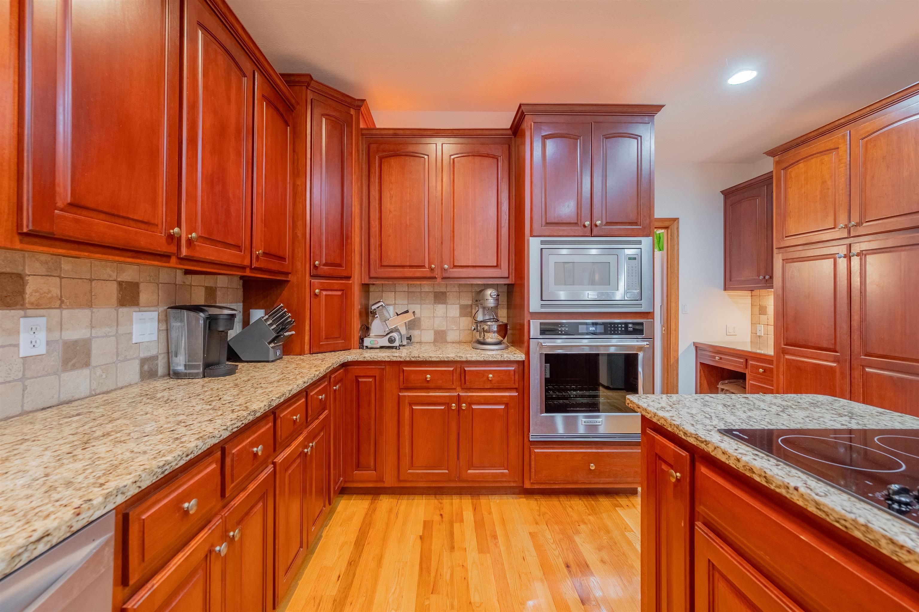 Pearisburg, Virginia 24134, United States, 4 Bedrooms Bedrooms, ,4 BathroomsBathrooms,Residential,Active,66961