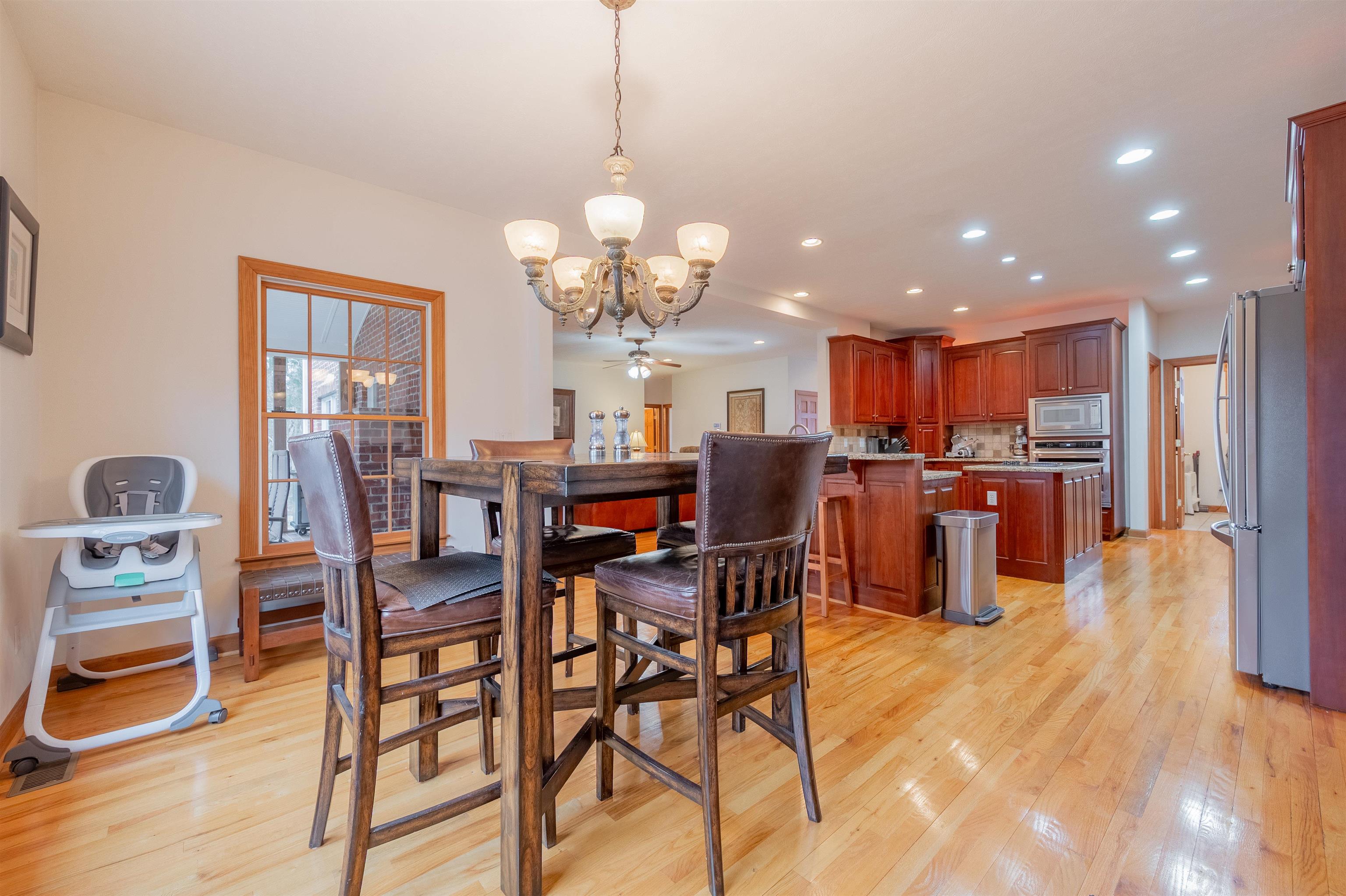 Pearisburg, Virginia 24134, United States, 4 Bedrooms Bedrooms, ,4 BathroomsBathrooms,Residential,Active,66961