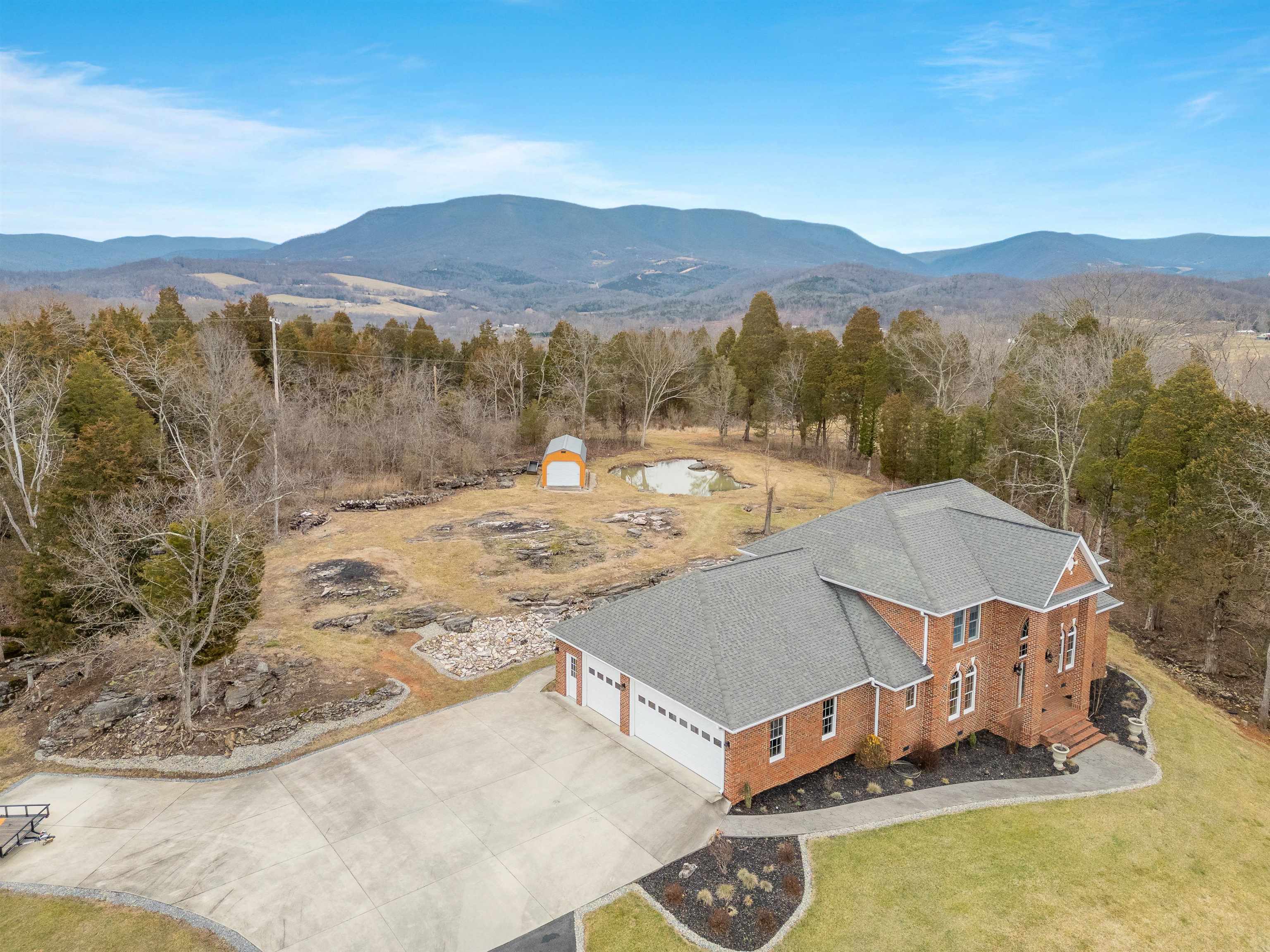 Pearisburg, Virginia 24134, United States, 4 Bedrooms Bedrooms, ,4 BathroomsBathrooms,Residential,Active,66961