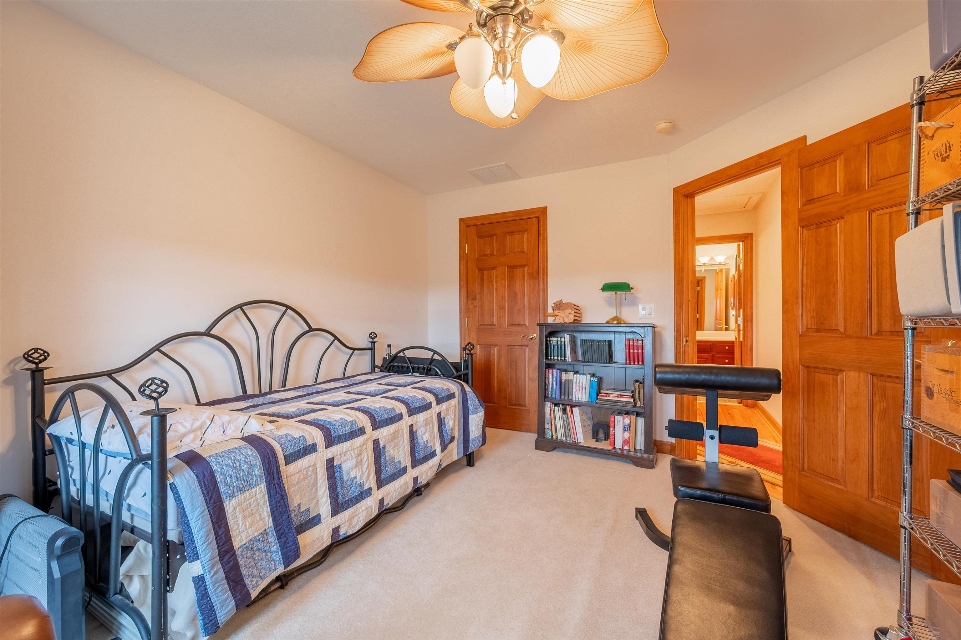 Pearisburg, Virginia 24134, United States, 4 Bedrooms Bedrooms, ,4 BathroomsBathrooms,Residential,Active,66961