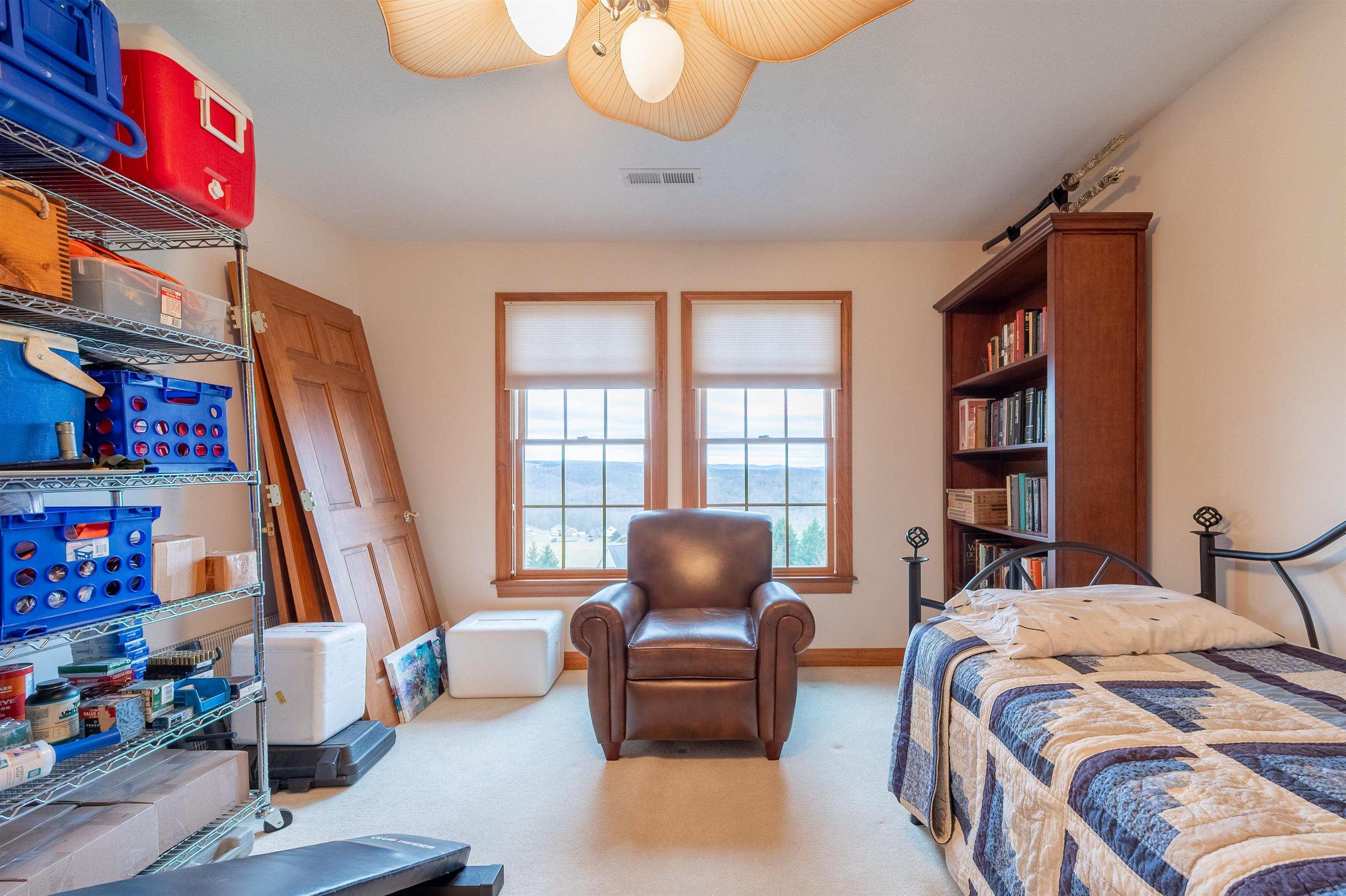 Pearisburg, Virginia 24134, United States, 4 Bedrooms Bedrooms, ,4 BathroomsBathrooms,Residential,Active,66961