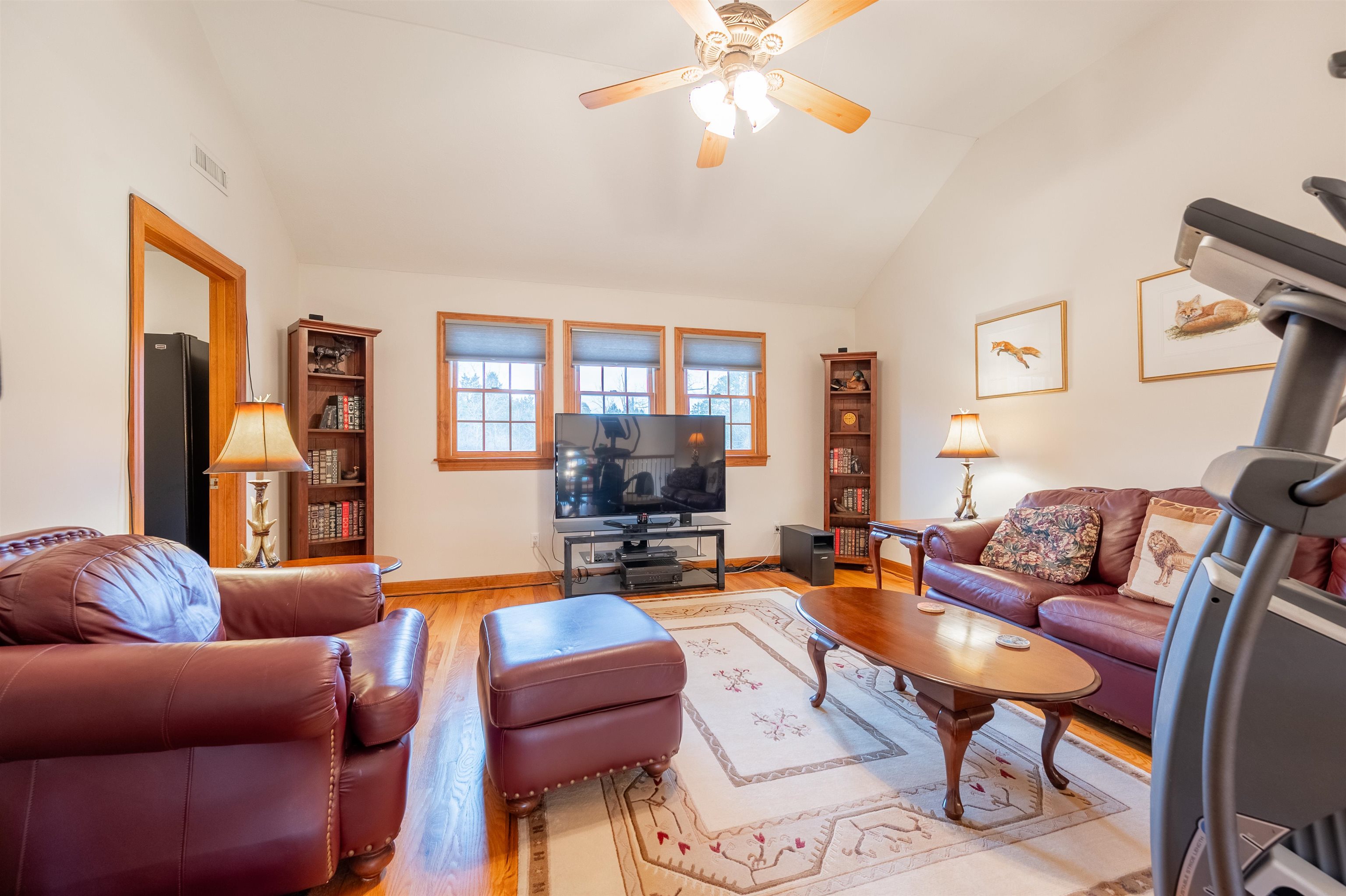 Pearisburg, Virginia 24134, United States, 4 Bedrooms Bedrooms, ,4 BathroomsBathrooms,Residential,Active,66961