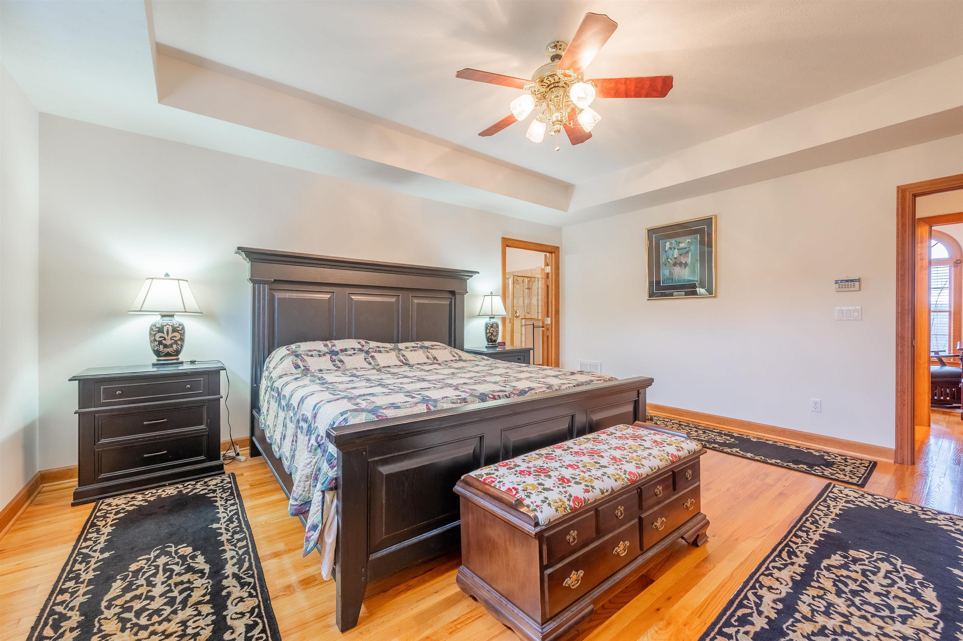 Pearisburg, Virginia 24134, United States, 4 Bedrooms Bedrooms, ,4 BathroomsBathrooms,Residential,Active,66961