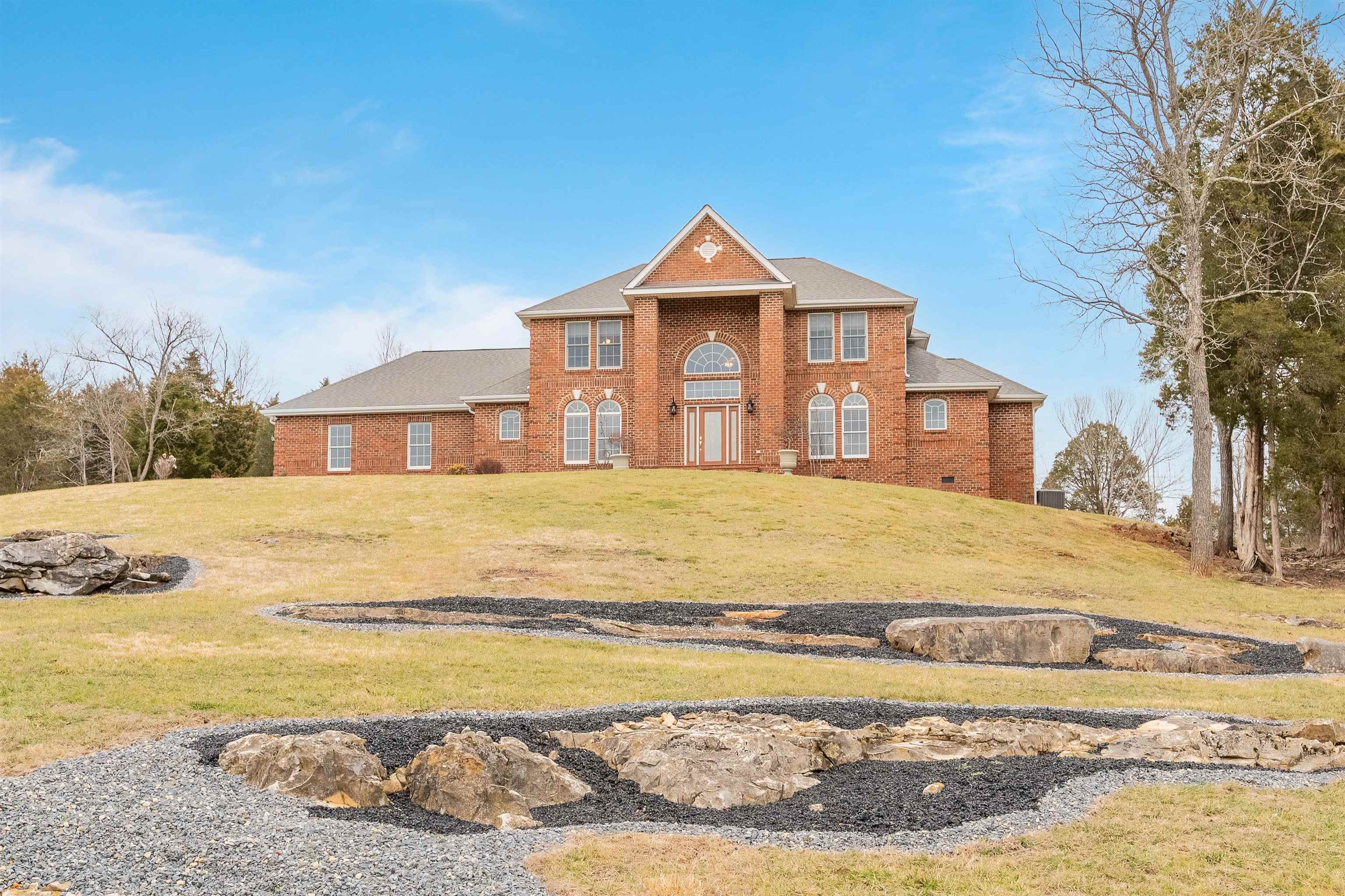 Pearisburg, Virginia 24134, United States, 4 Bedrooms Bedrooms, ,4 BathroomsBathrooms,Residential,Active,66961
