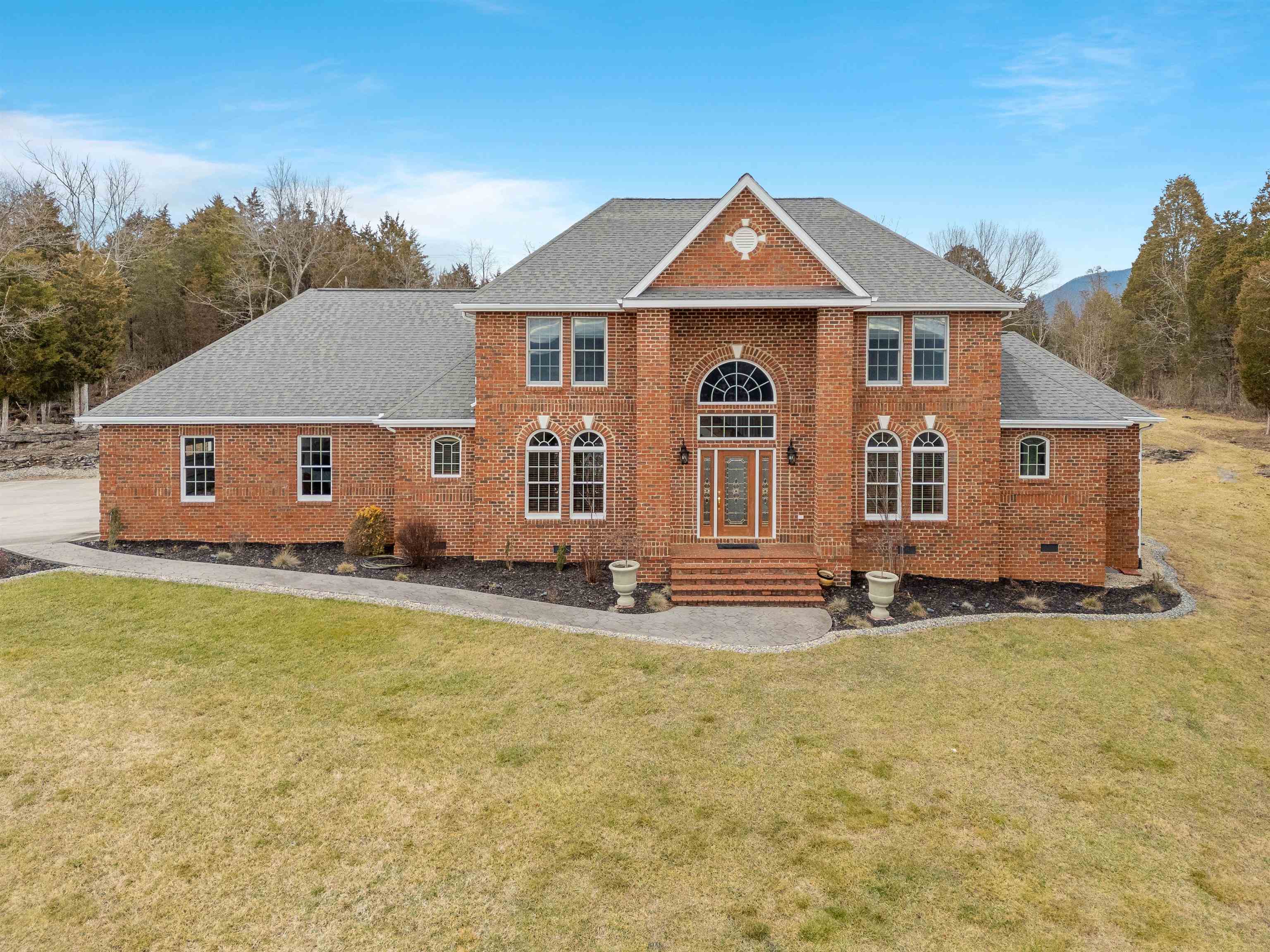 Pearisburg, Virginia 24134, United States, 4 Bedrooms Bedrooms, ,4 BathroomsBathrooms,Residential,Active,66961