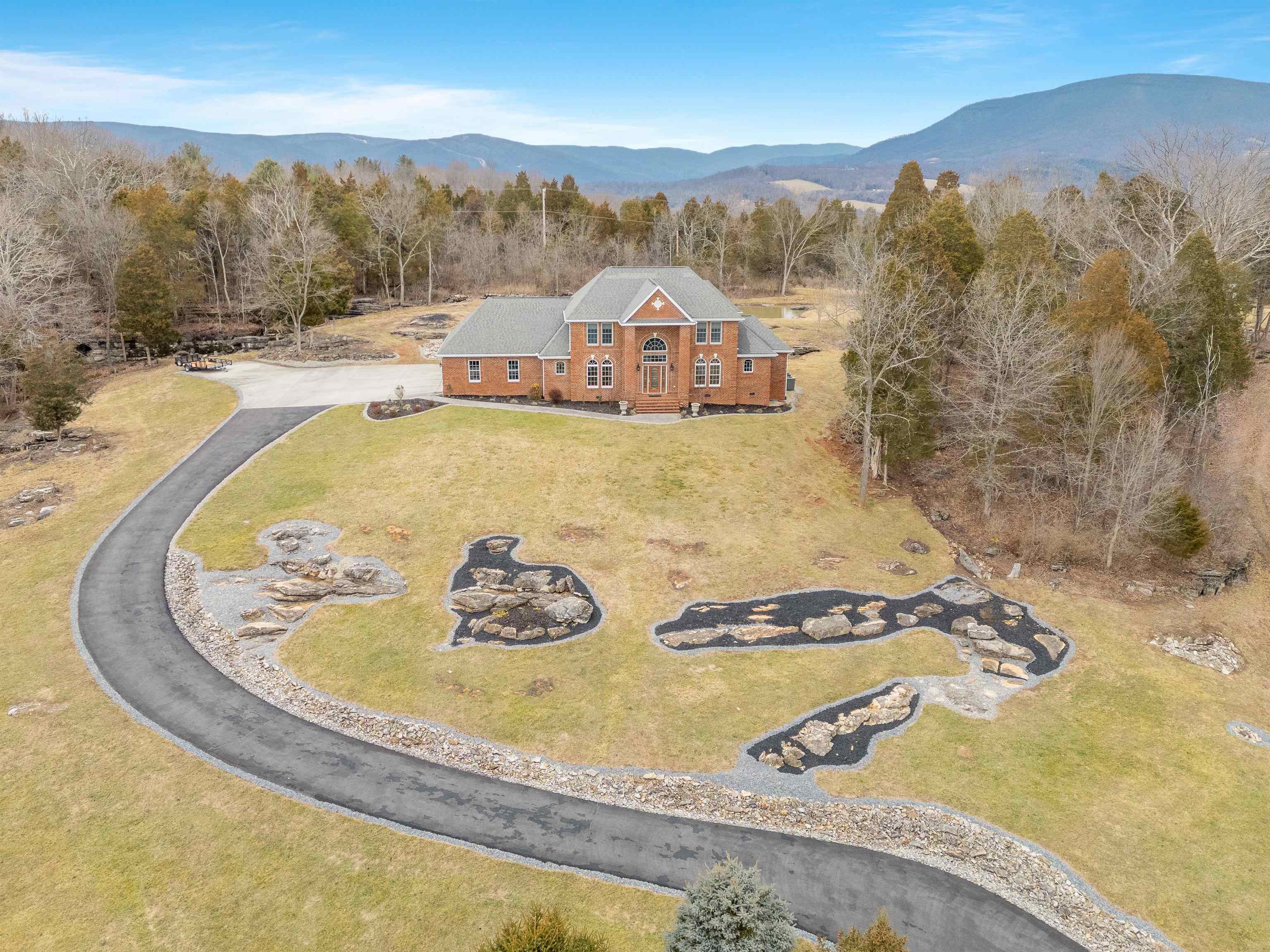 Pearisburg, Virginia 24134, United States, 4 Bedrooms Bedrooms, ,4 BathroomsBathrooms,Residential,Active,66961