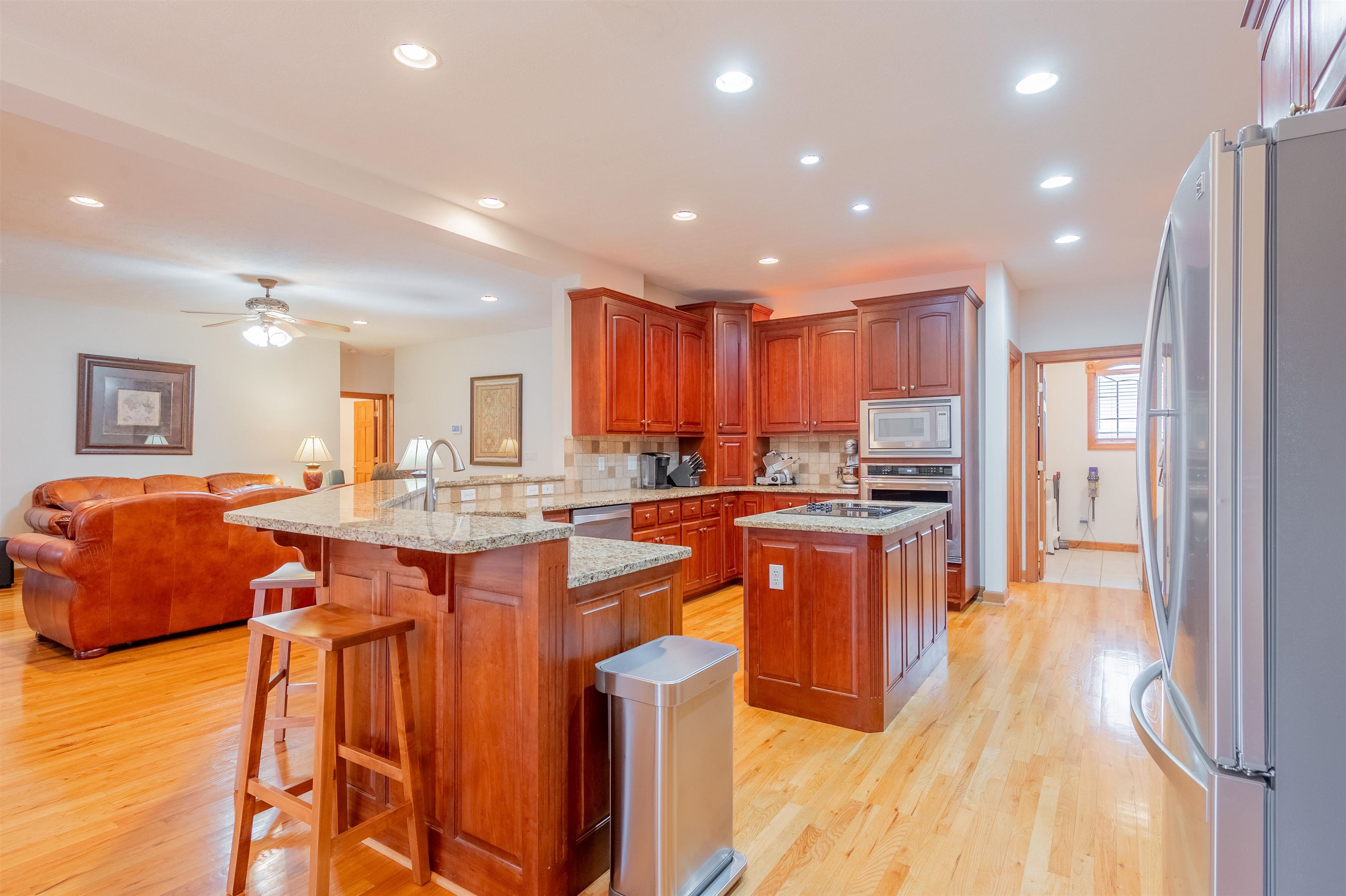 Pearisburg, Virginia 24134, United States, 4 Bedrooms Bedrooms, ,4 BathroomsBathrooms,Residential,Active,66961