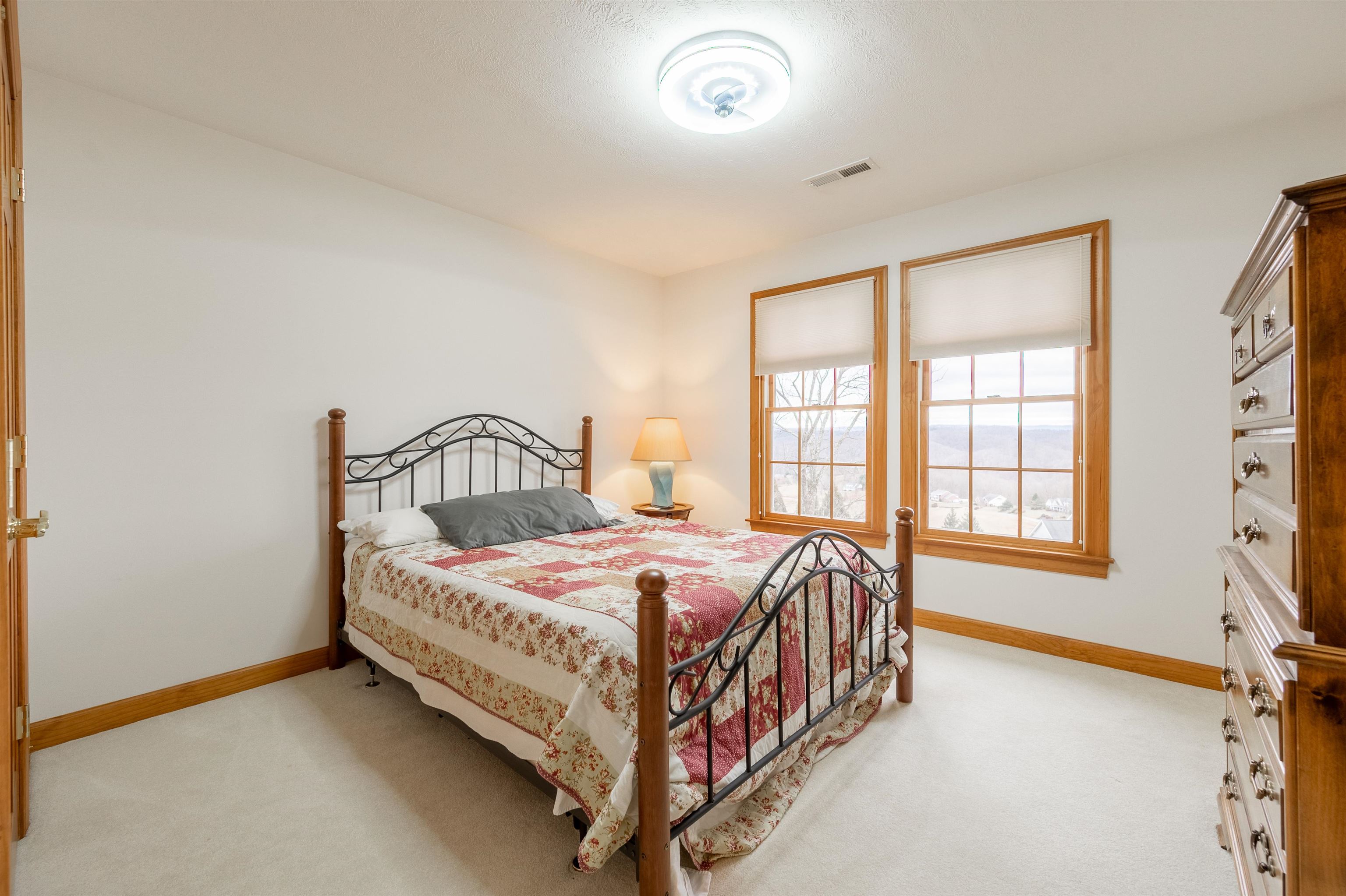 Pearisburg, Virginia 24134, United States, 4 Bedrooms Bedrooms, ,4 BathroomsBathrooms,Residential,Active,66961