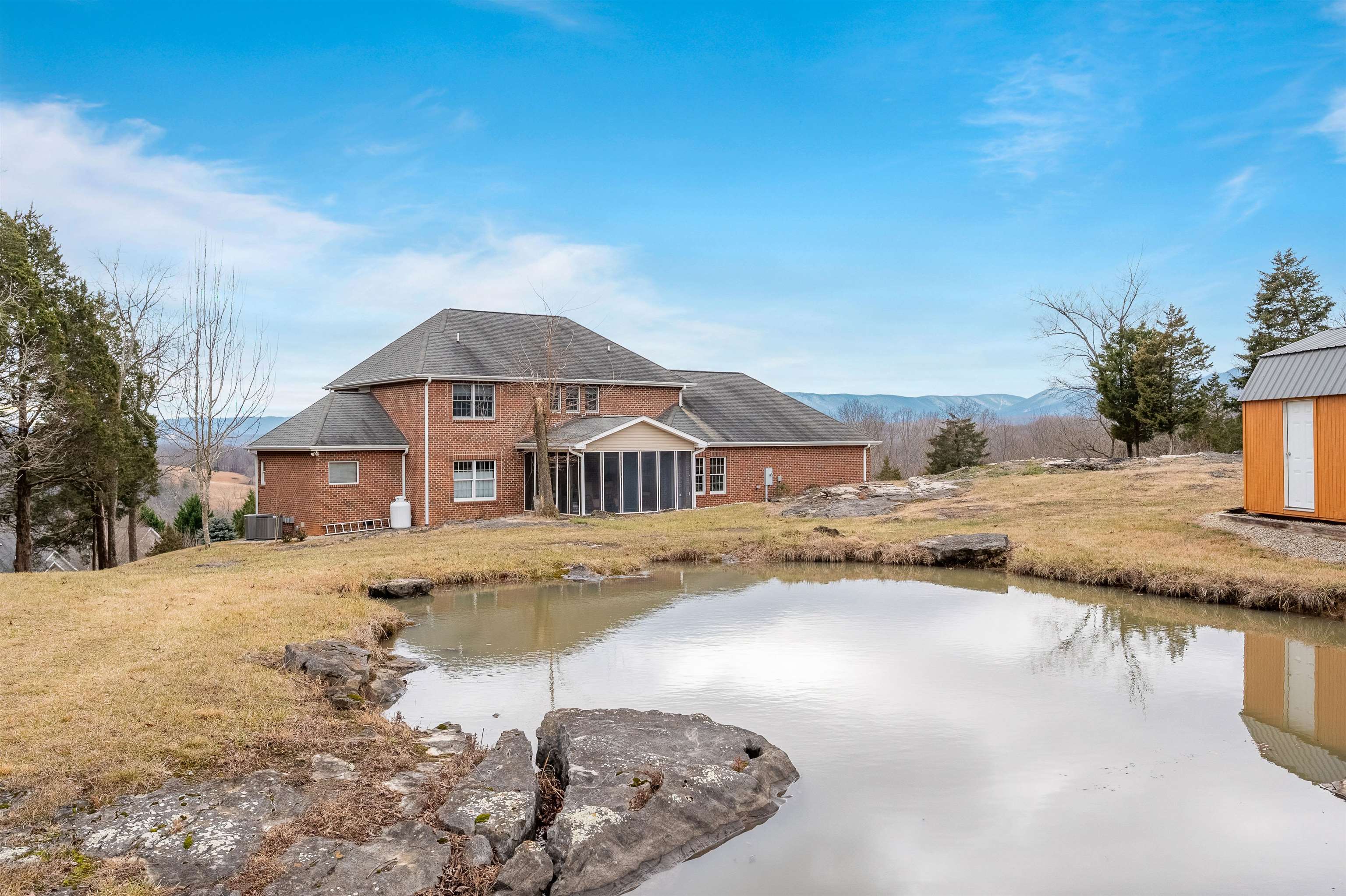 Pearisburg, Virginia 24134, United States, 4 Bedrooms Bedrooms, ,4 BathroomsBathrooms,Residential,Active,66961