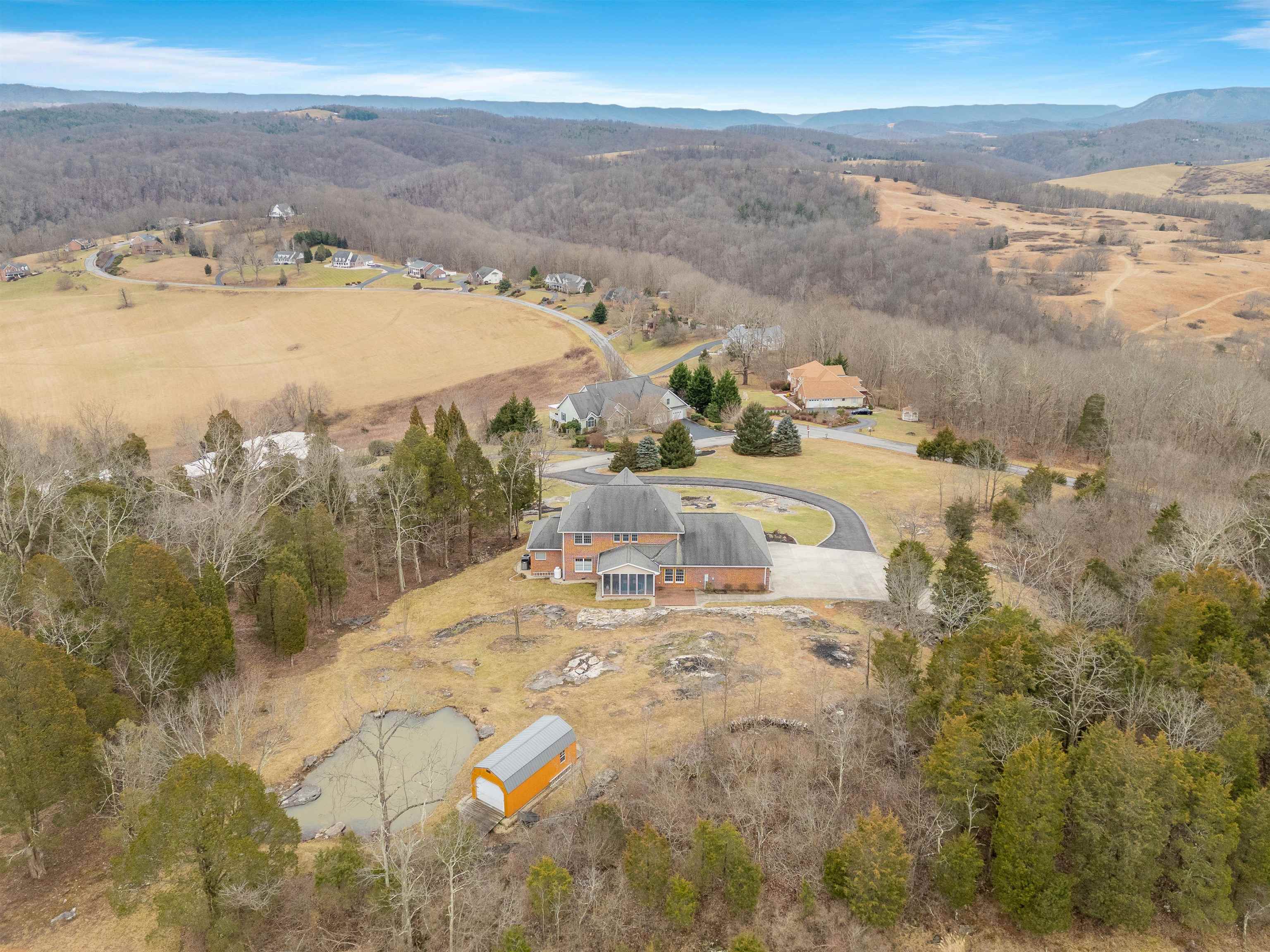 Pearisburg, Virginia 24134, United States, 4 Bedrooms Bedrooms, ,4 BathroomsBathrooms,Residential,Active,66961