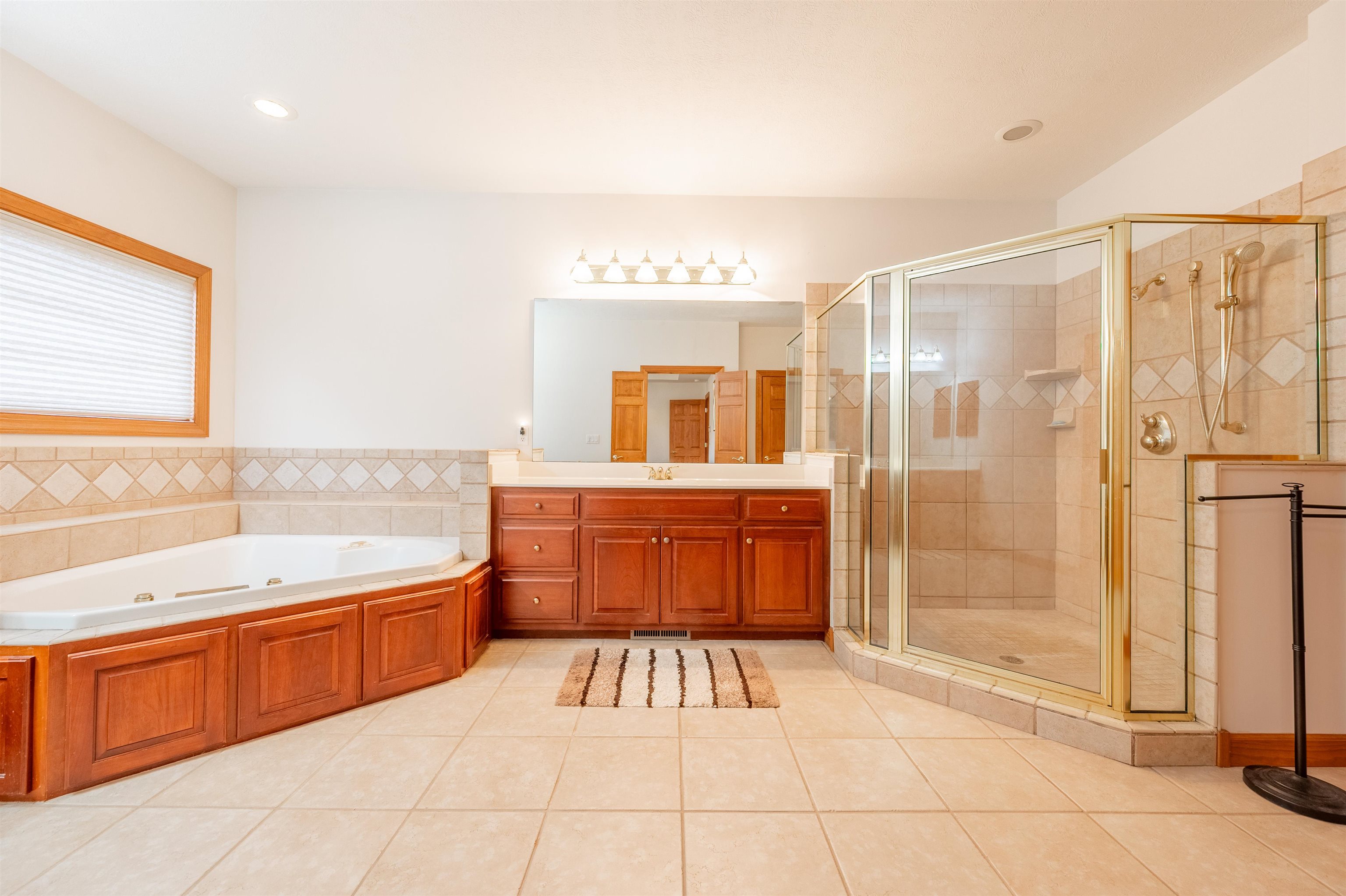 Pearisburg, Virginia 24134, United States, 4 Bedrooms Bedrooms, ,4 BathroomsBathrooms,Residential,Active,66961