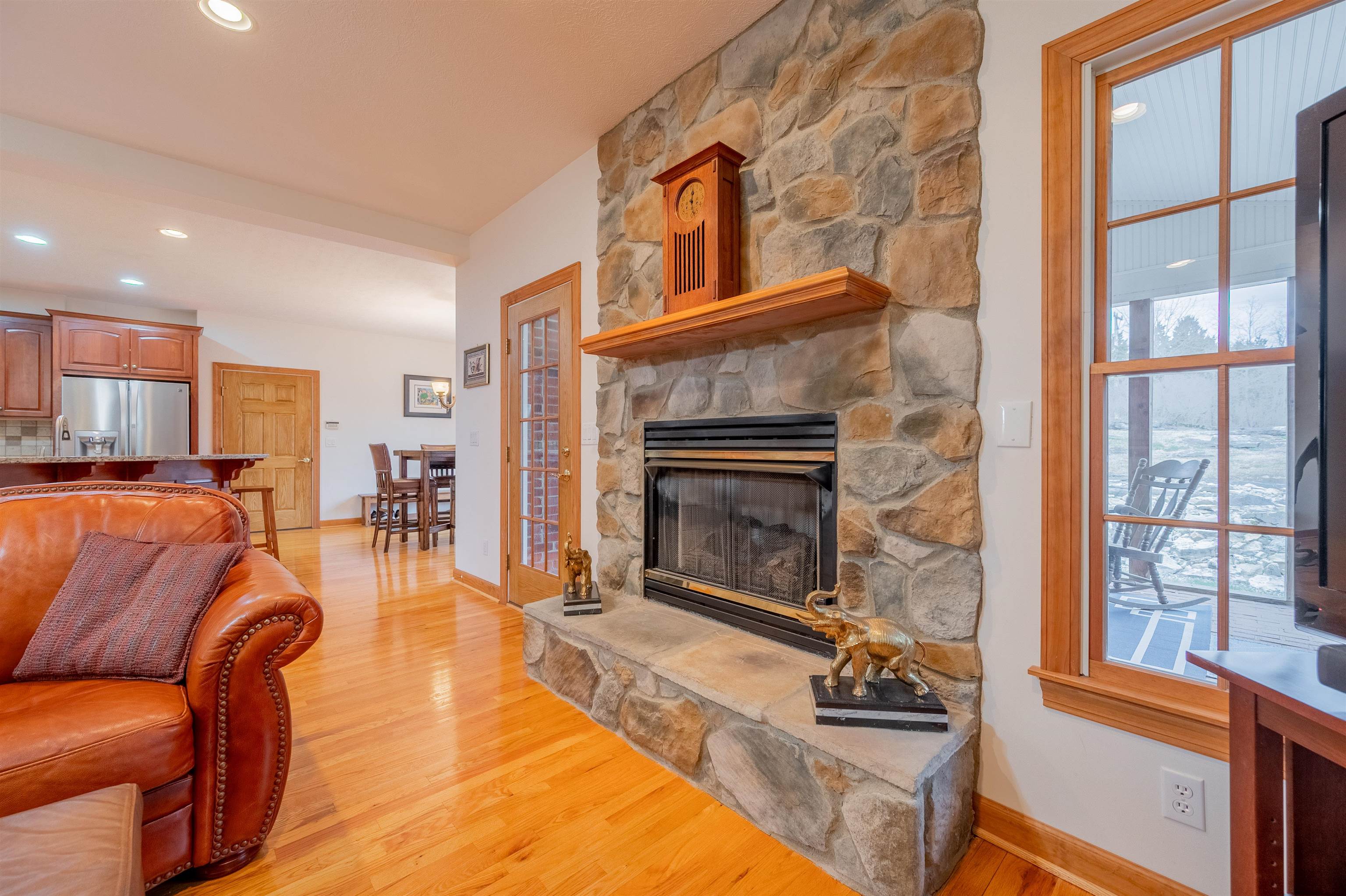 Pearisburg, Virginia 24134, United States, 4 Bedrooms Bedrooms, ,4 BathroomsBathrooms,Residential,Active,66961