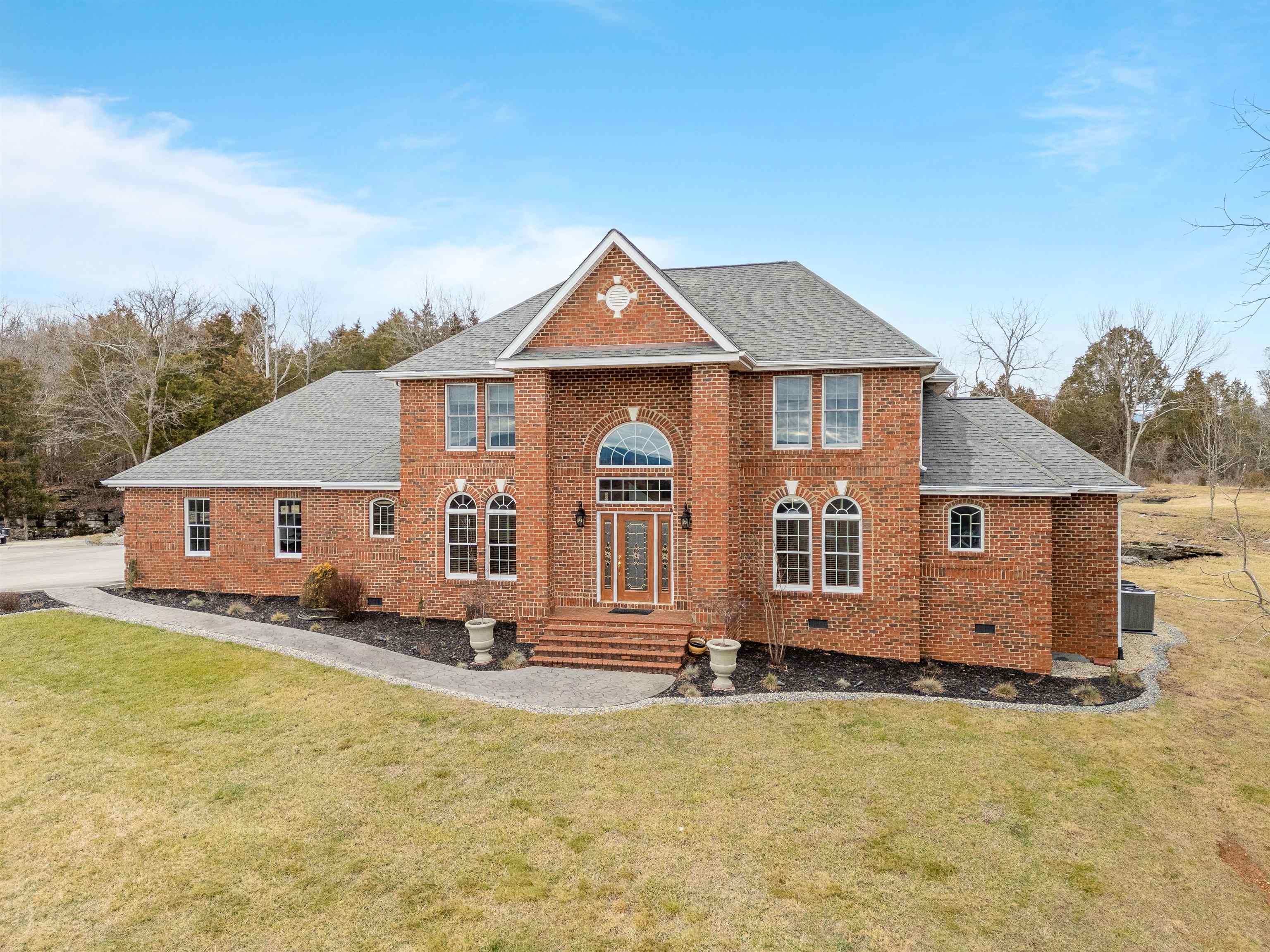 Pearisburg, Virginia 24134, United States, 4 Bedrooms Bedrooms, ,4 BathroomsBathrooms,Residential,Active,66961