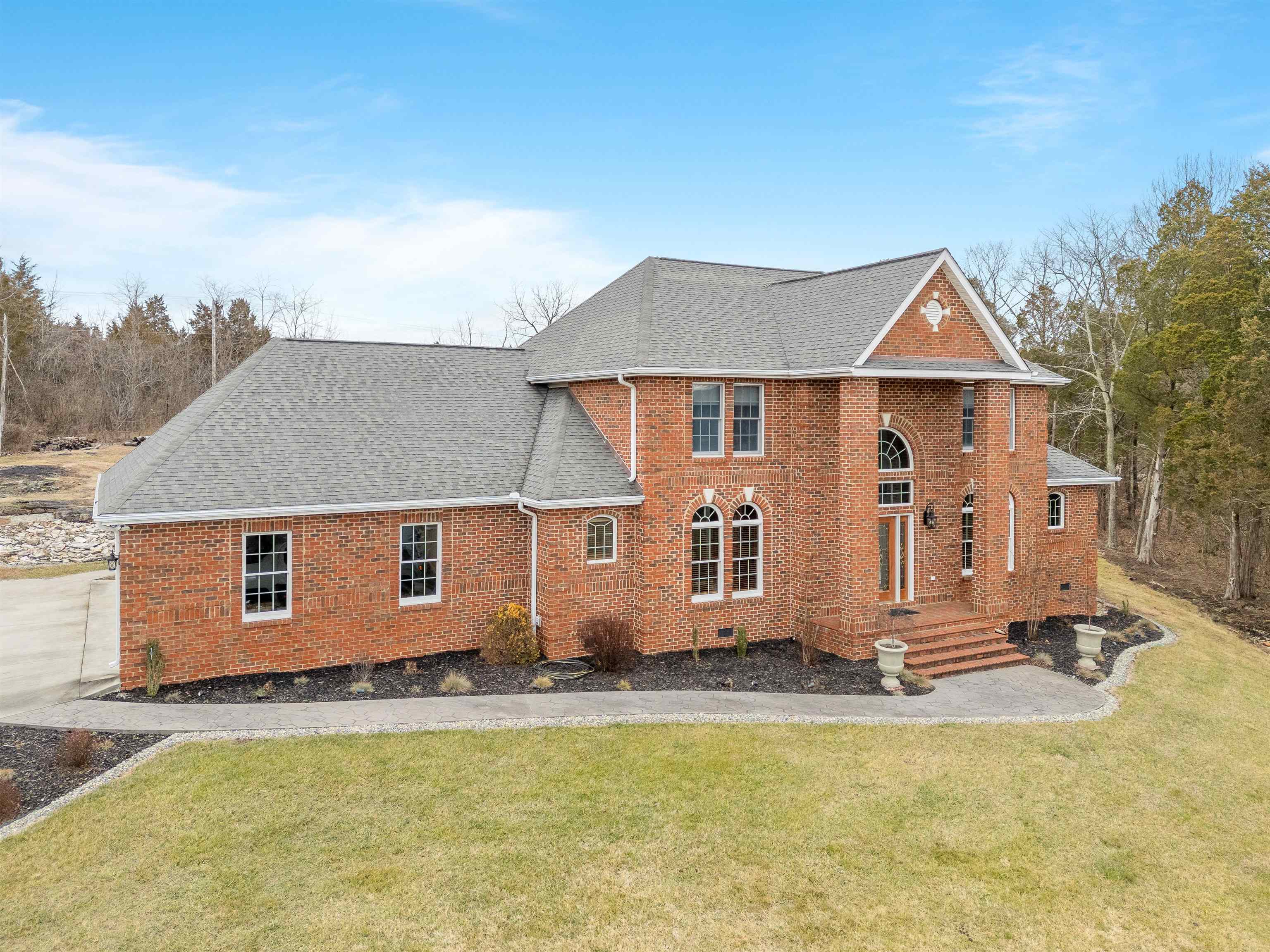 Pearisburg, Virginia 24134, United States, 4 Bedrooms Bedrooms, ,4 BathroomsBathrooms,Residential,Active,66961