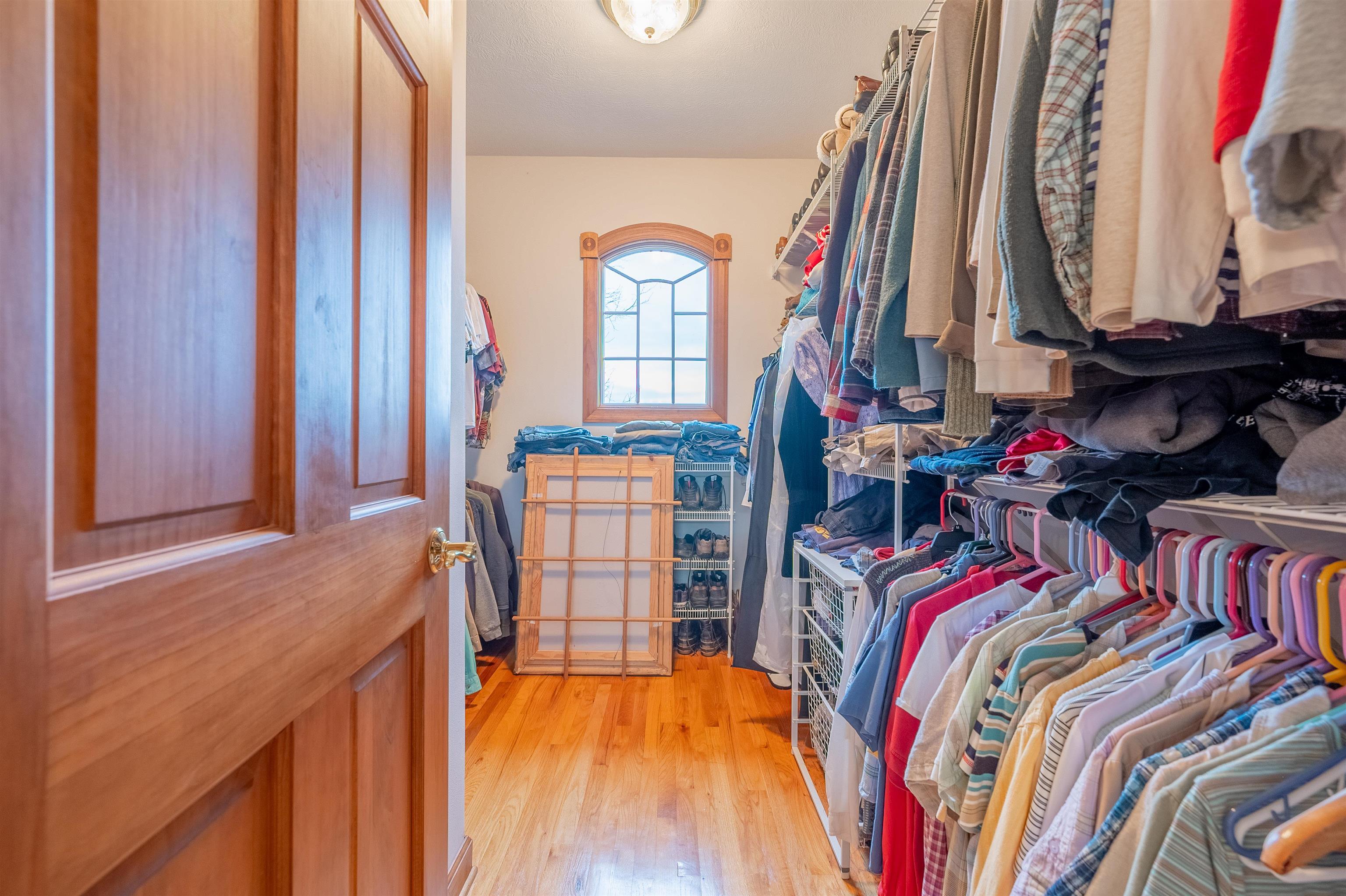 Pearisburg, Virginia 24134, United States, 4 Bedrooms Bedrooms, ,4 BathroomsBathrooms,Residential,Active,66961