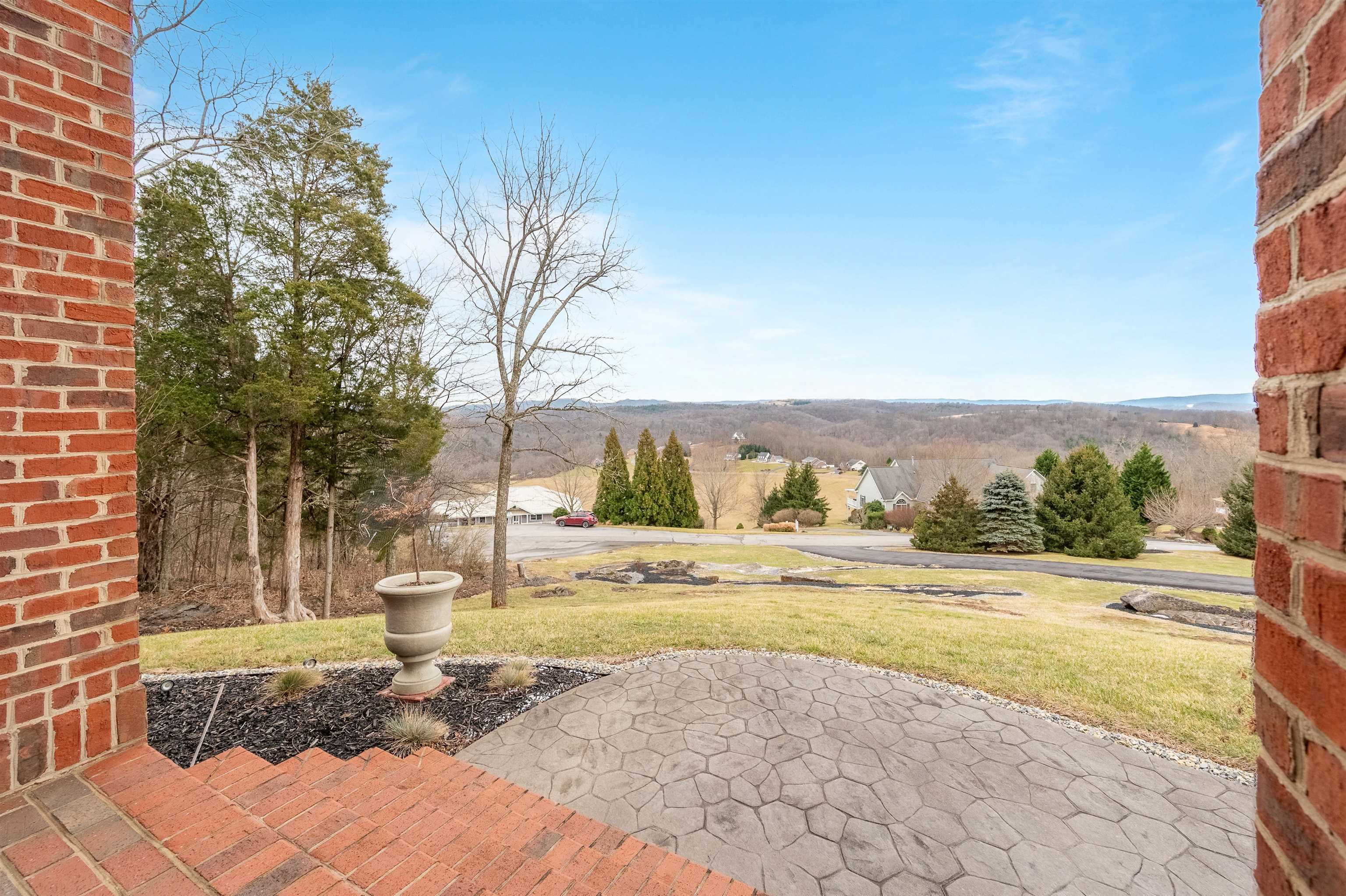 Pearisburg, Virginia 24134, United States, 4 Bedrooms Bedrooms, ,4 BathroomsBathrooms,Residential,Active,66961