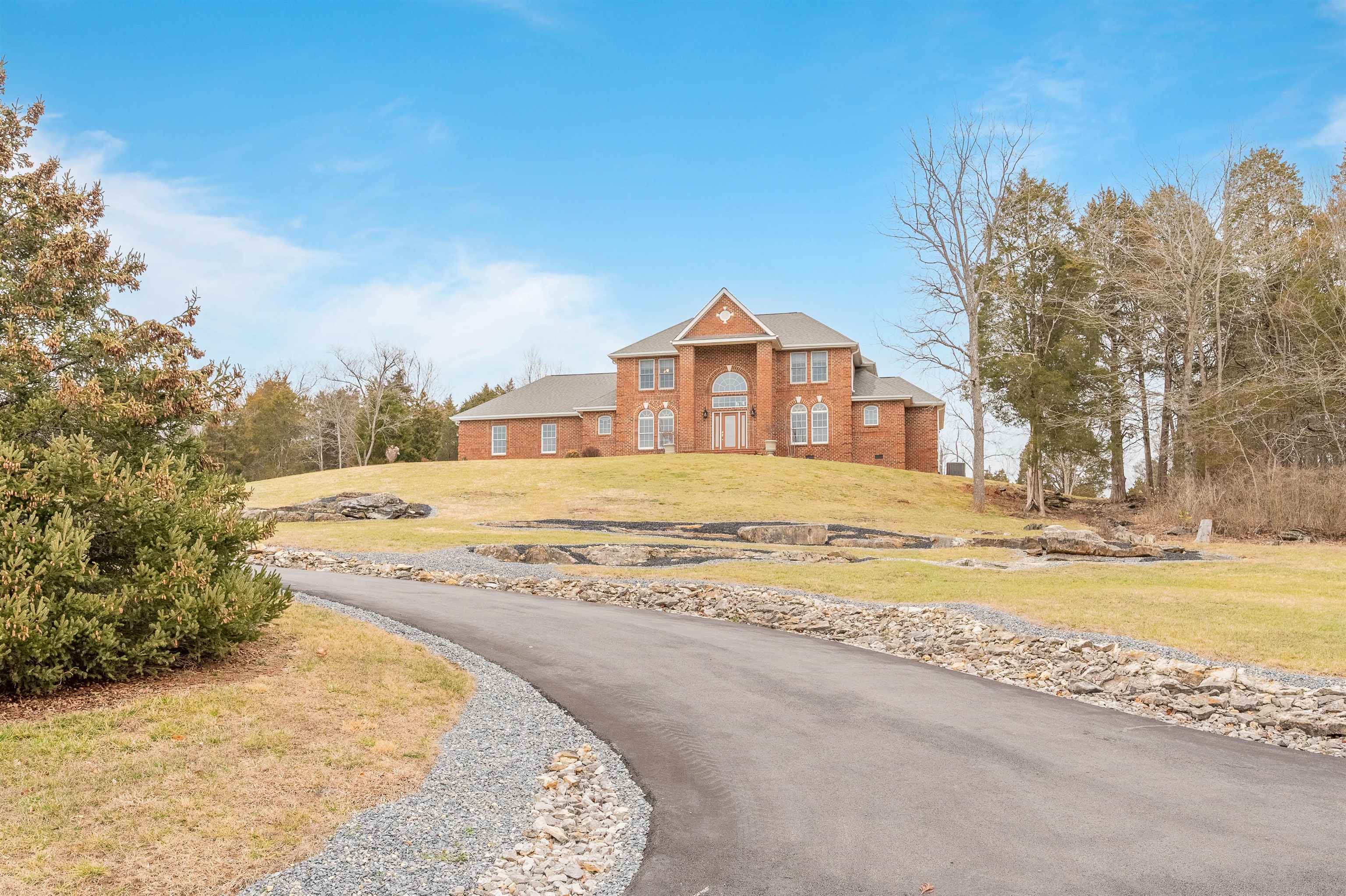 Pearisburg, Virginia 24134, United States, 4 Bedrooms Bedrooms, ,4 BathroomsBathrooms,Residential,Active,66961