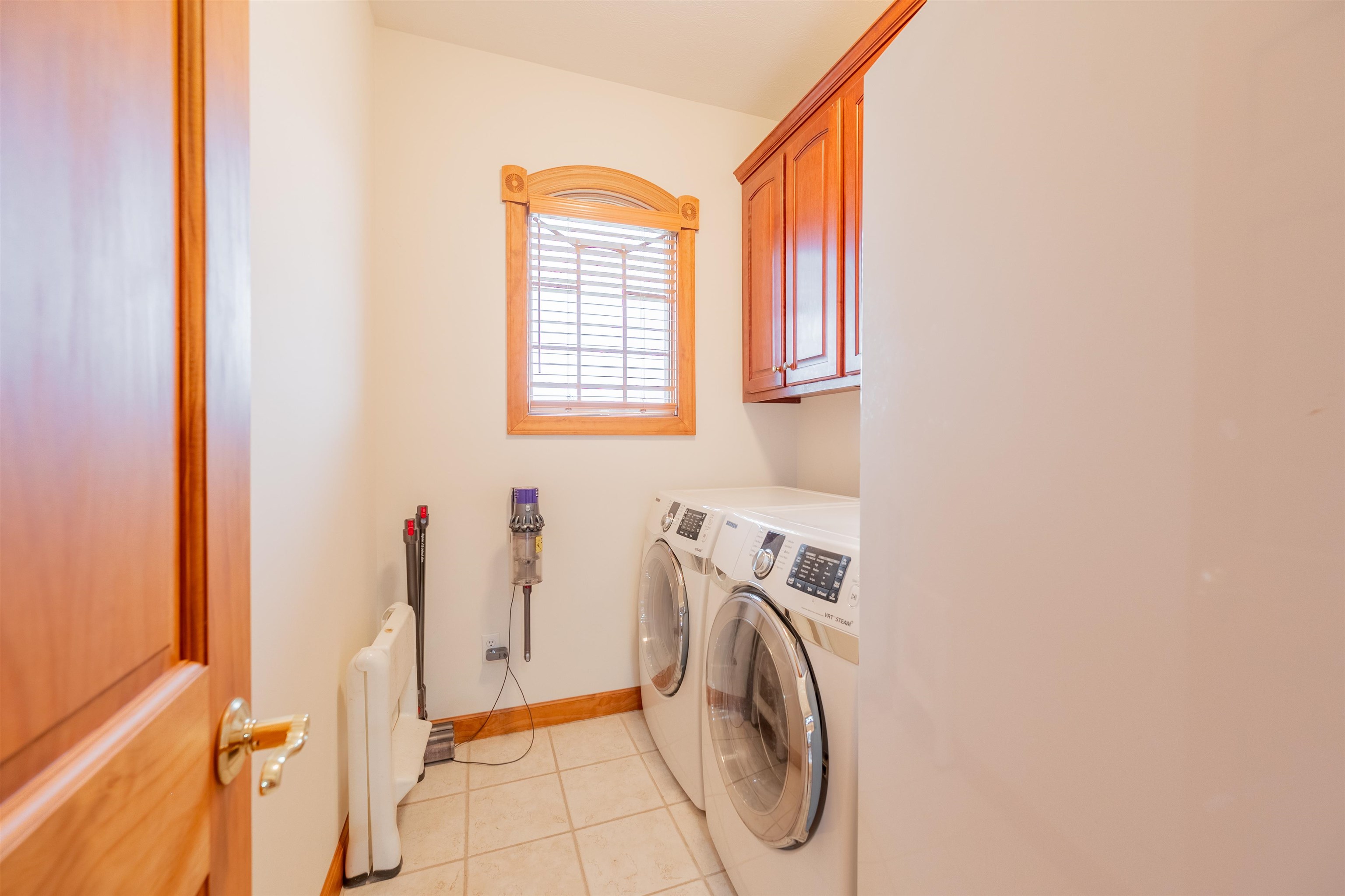 Pearisburg, Virginia 24134, United States, 4 Bedrooms Bedrooms, ,4 BathroomsBathrooms,Residential,Active,66961