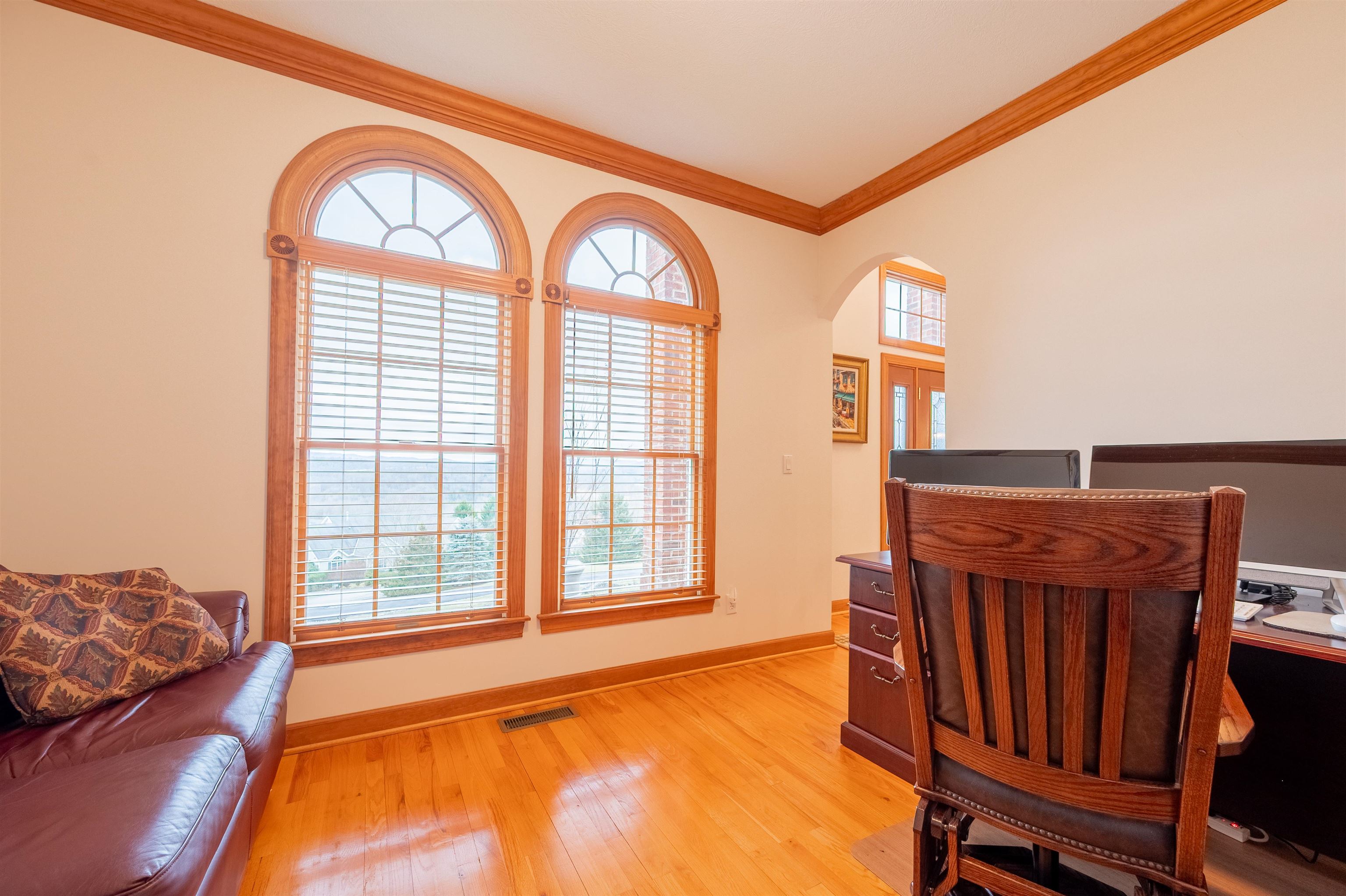 Pearisburg, Virginia 24134, United States, 4 Bedrooms Bedrooms, ,4 BathroomsBathrooms,Residential,Active,66961