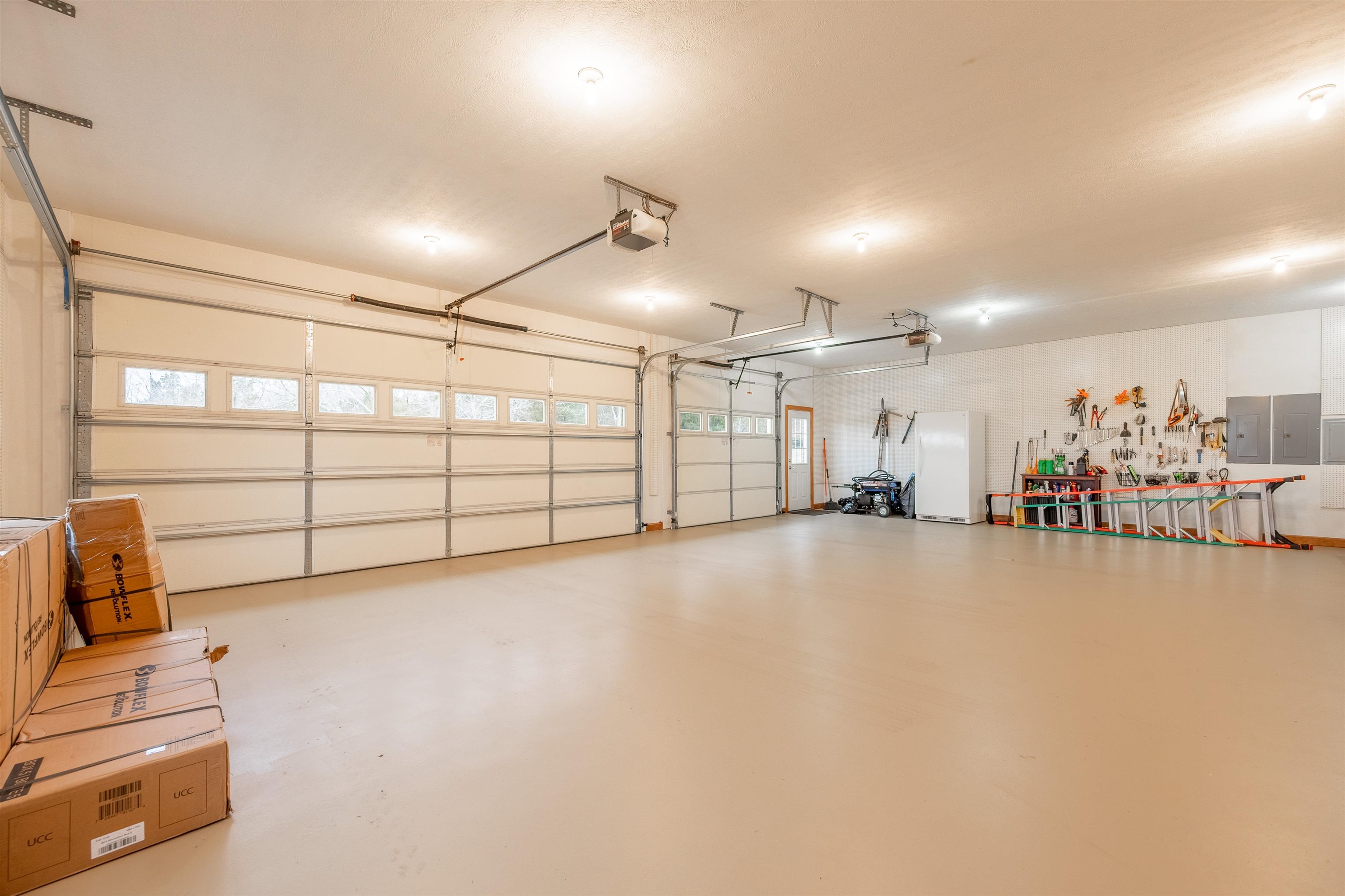 Pearisburg, Virginia 24134, United States, 4 Bedrooms Bedrooms, ,4 BathroomsBathrooms,Residential,Active,66961