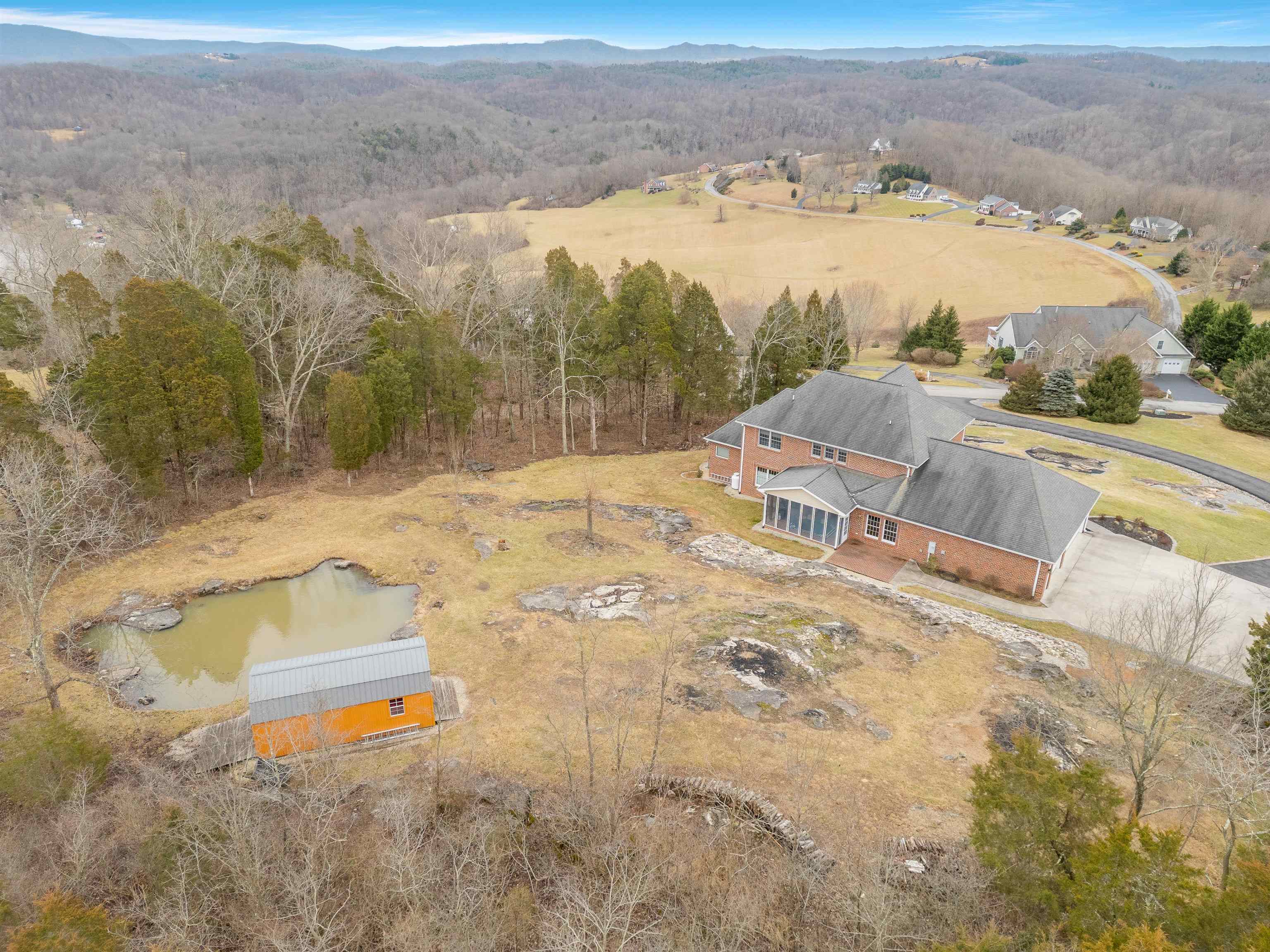 Pearisburg, Virginia 24134, United States, 4 Bedrooms Bedrooms, ,4 BathroomsBathrooms,Residential,Active,66961