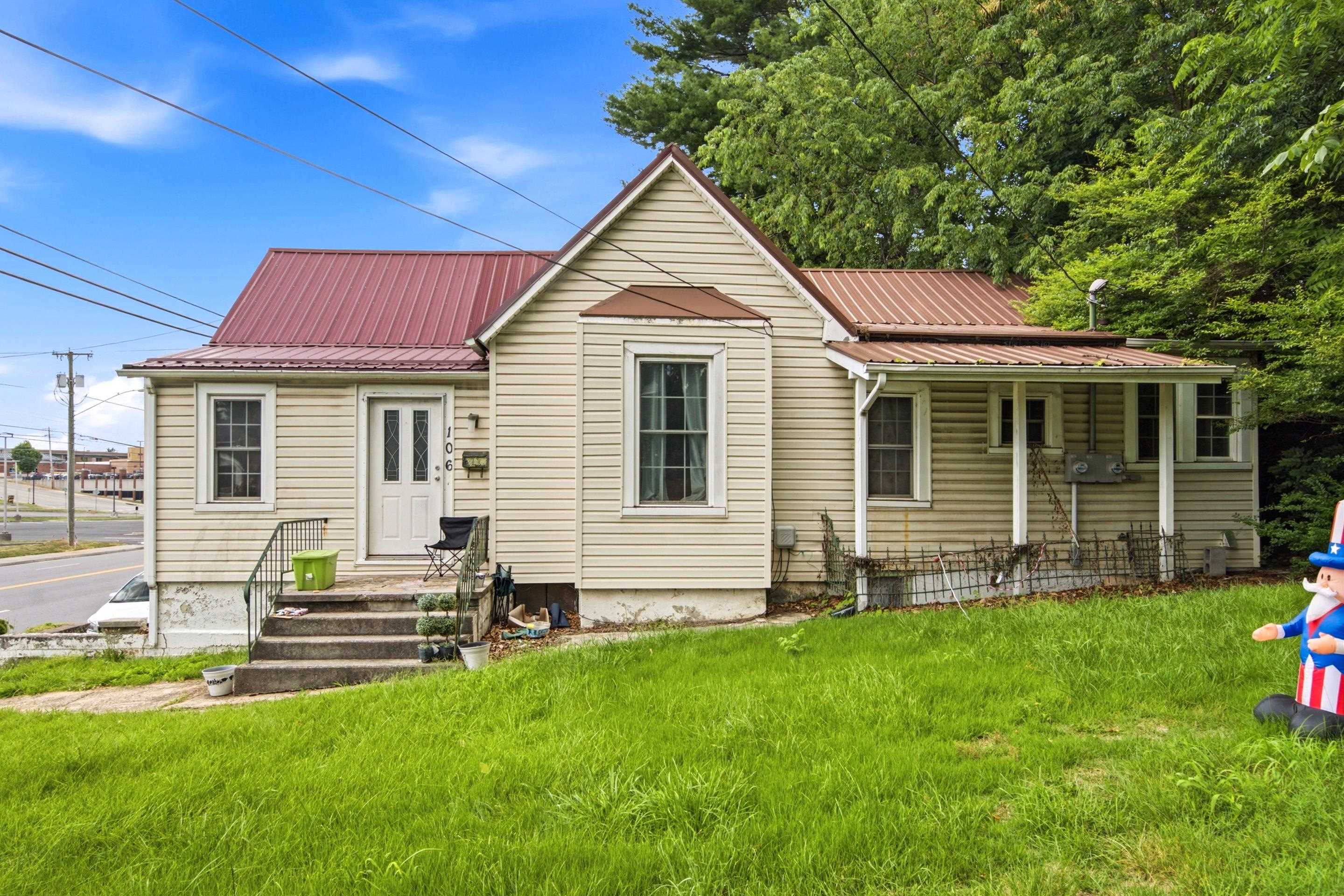 106 Roanoke Street
