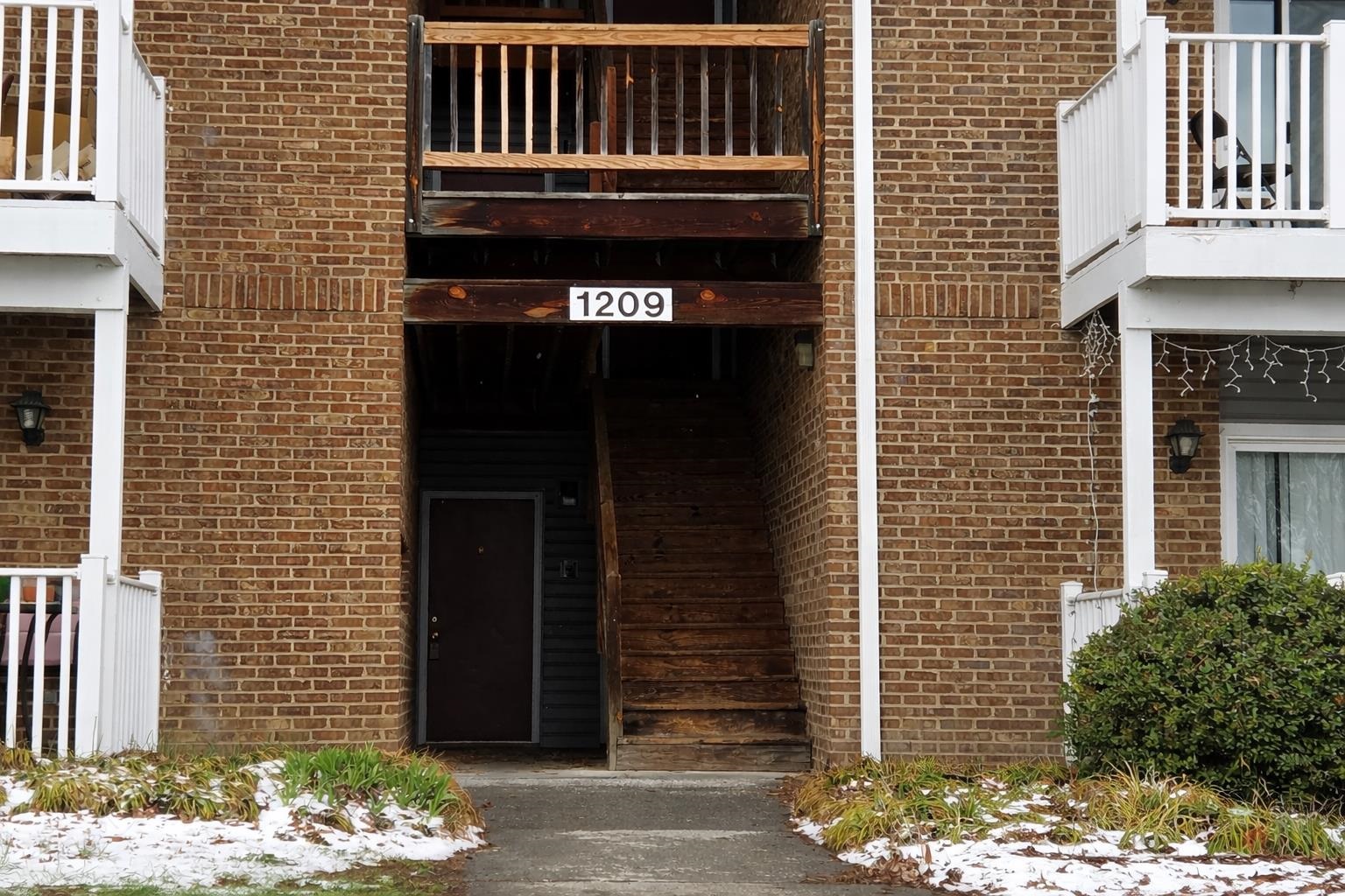 1209 B UNIVERSITY Terrace B