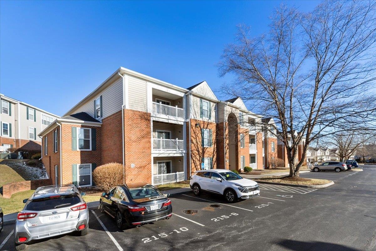 215 S KNOLLWOOD Drive 4202