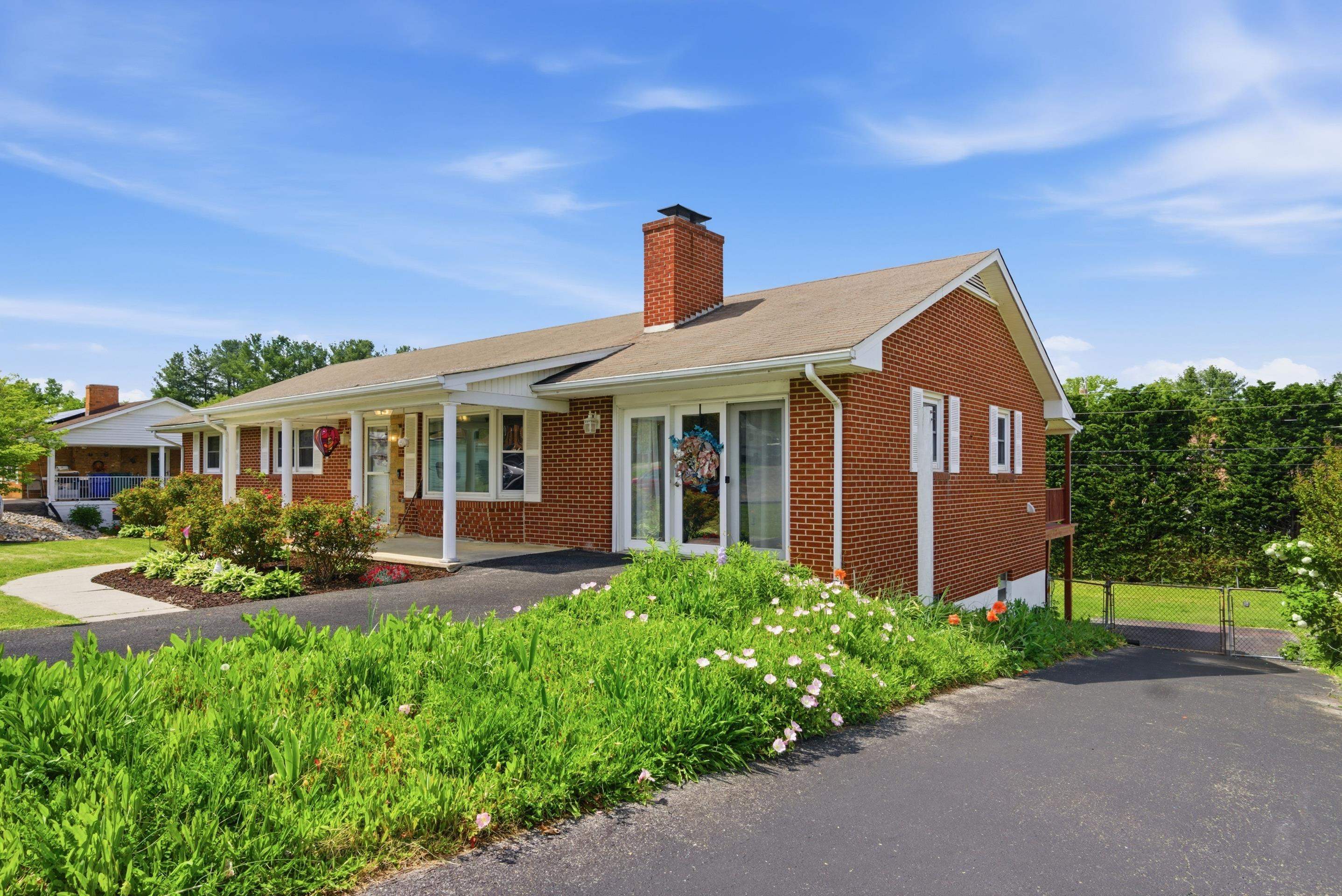 165 OVERLAND Drive