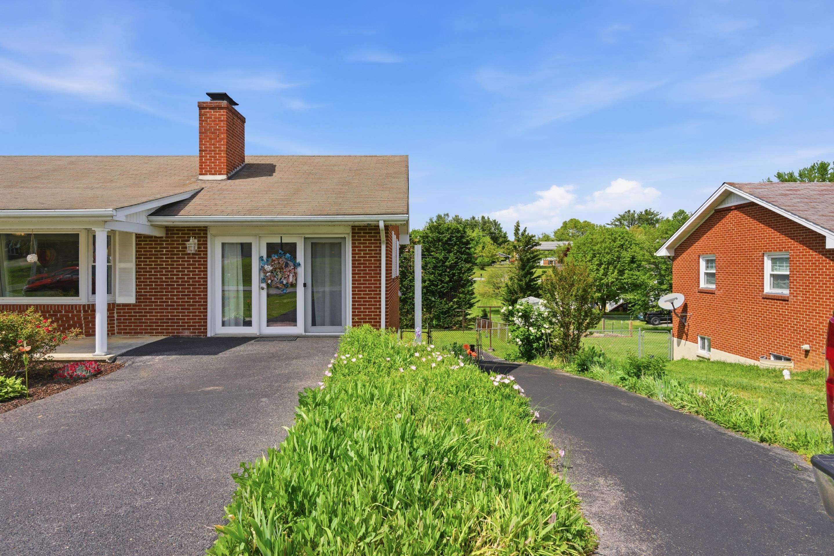 165 OVERLAND Drive