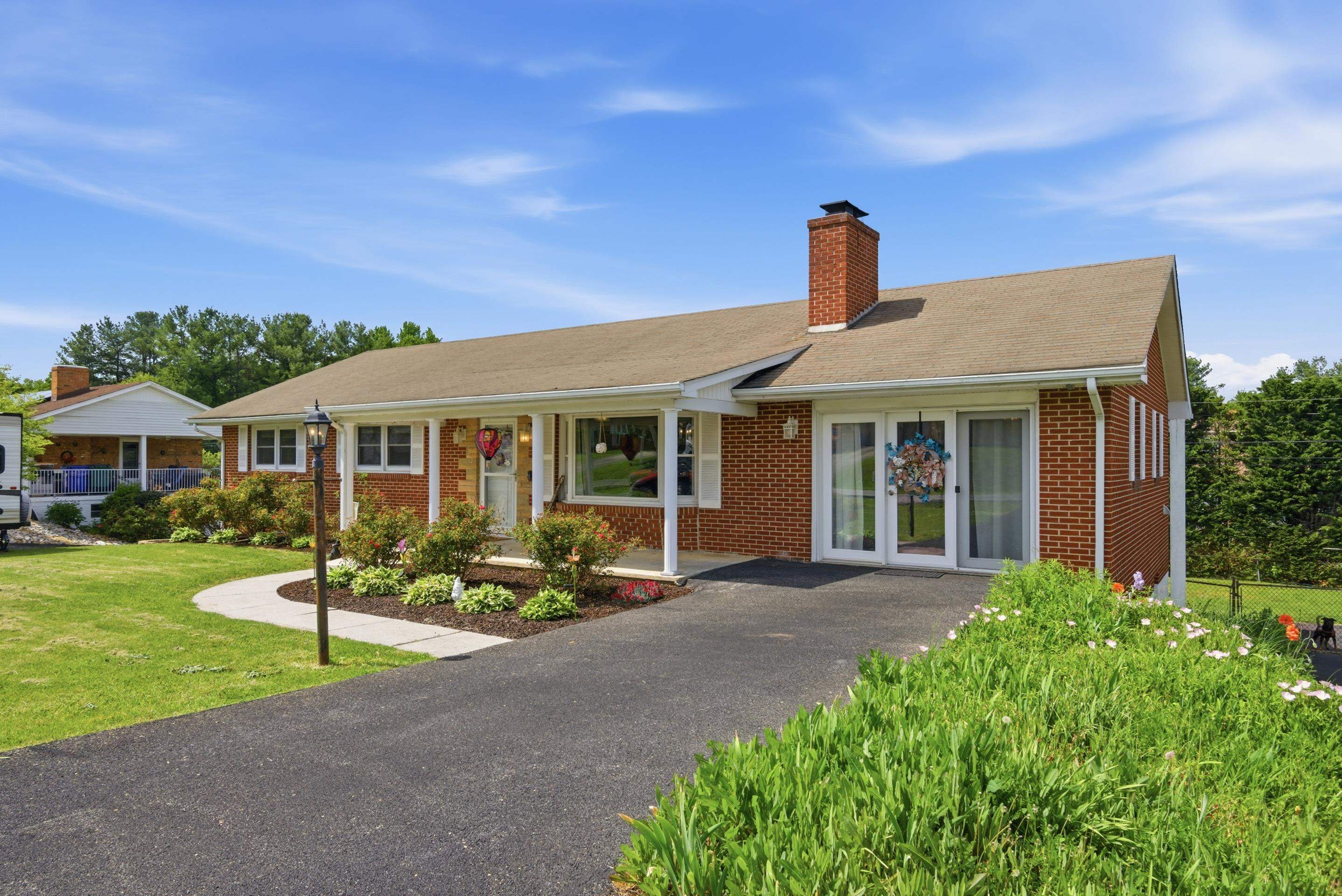 165 OVERLAND Drive