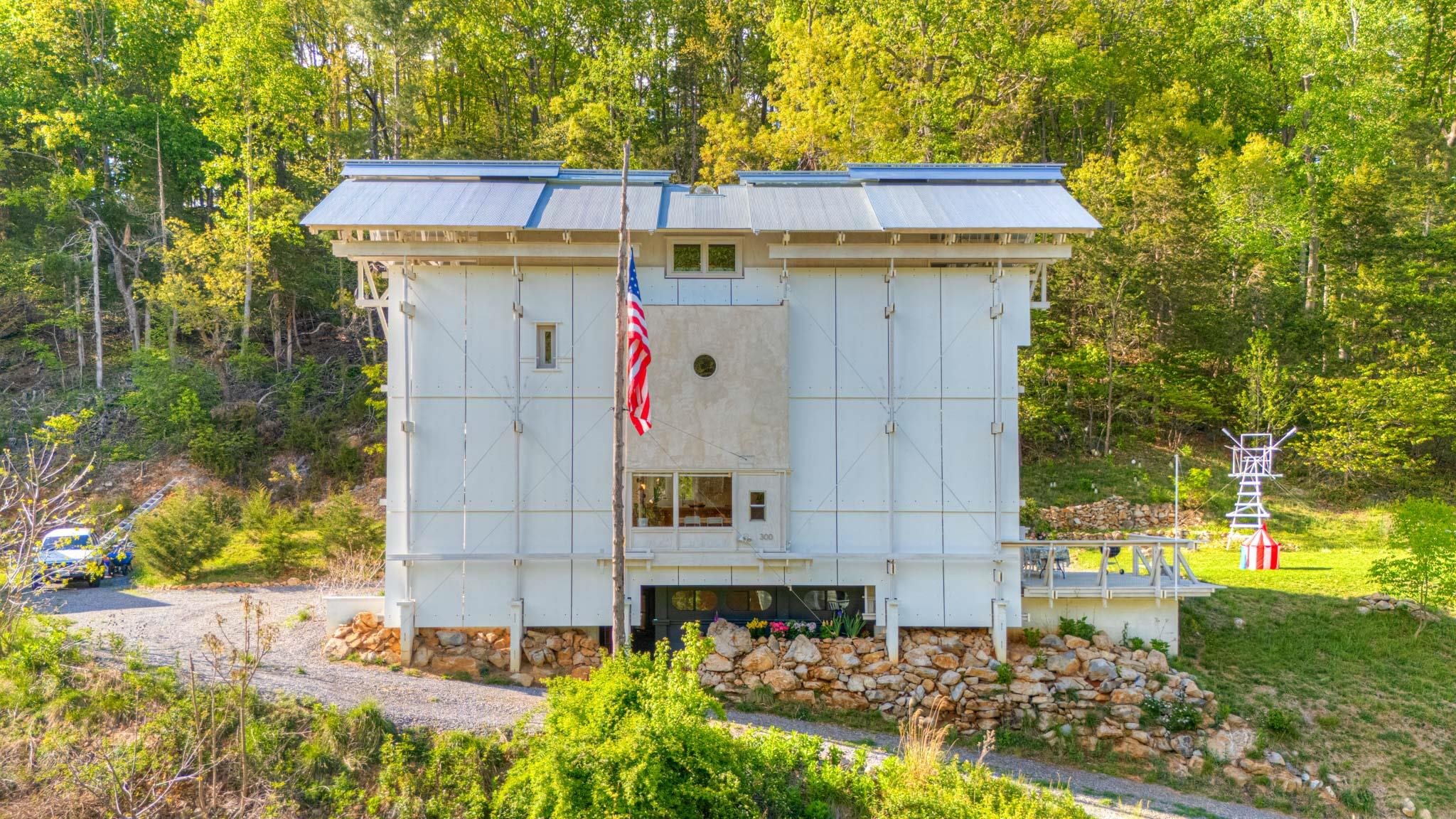 300 John Lemley Lane SE
