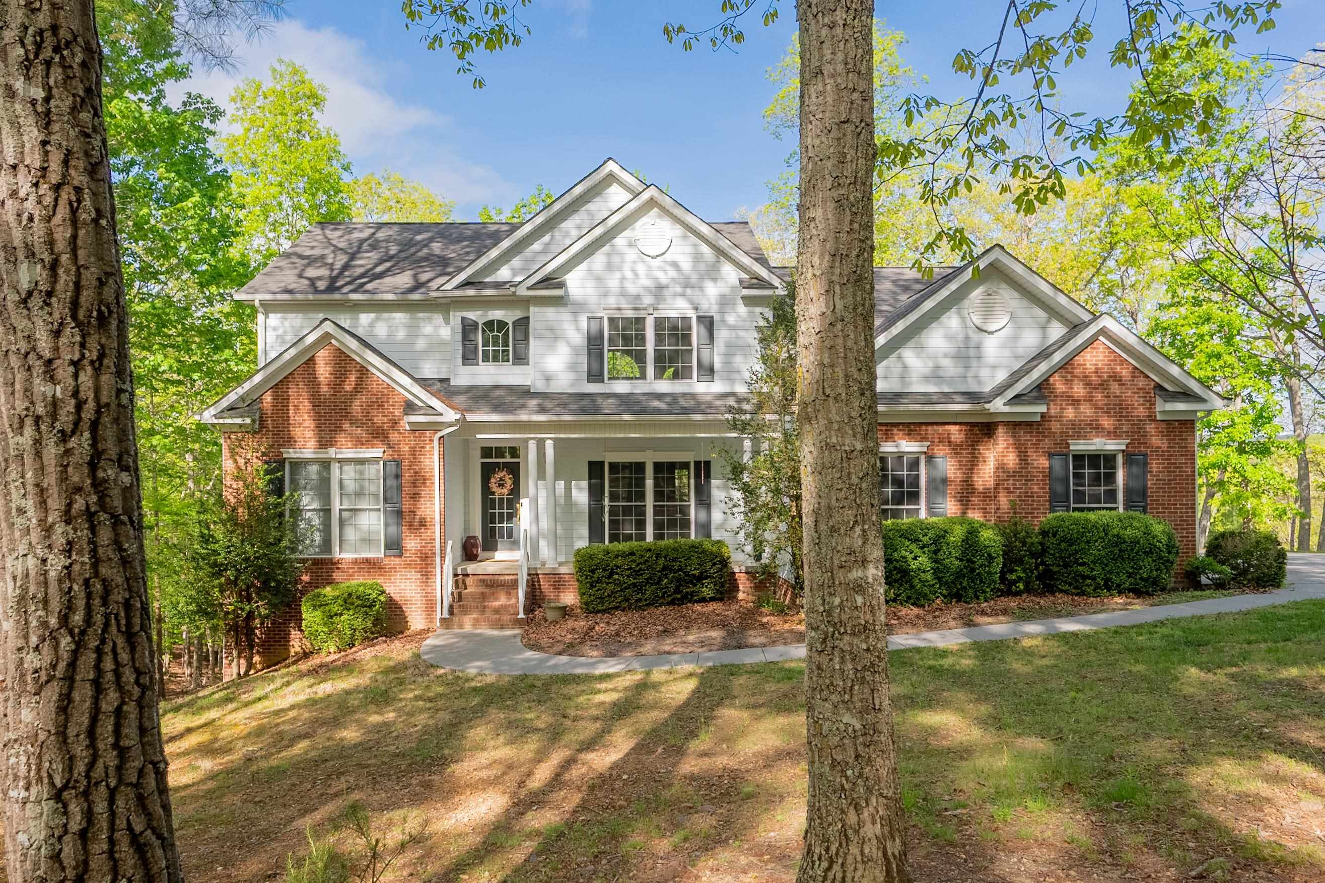 960 Coalwood Way