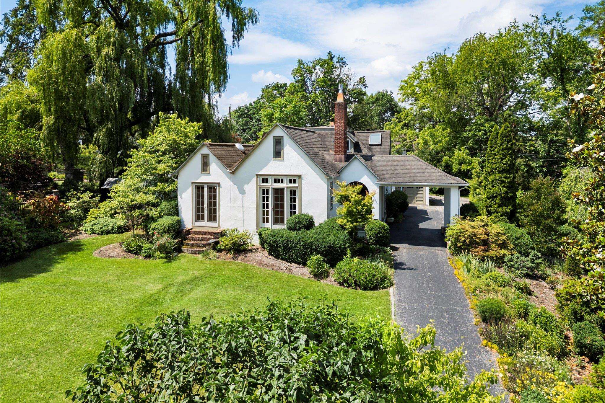 706 DRAPER Road SW