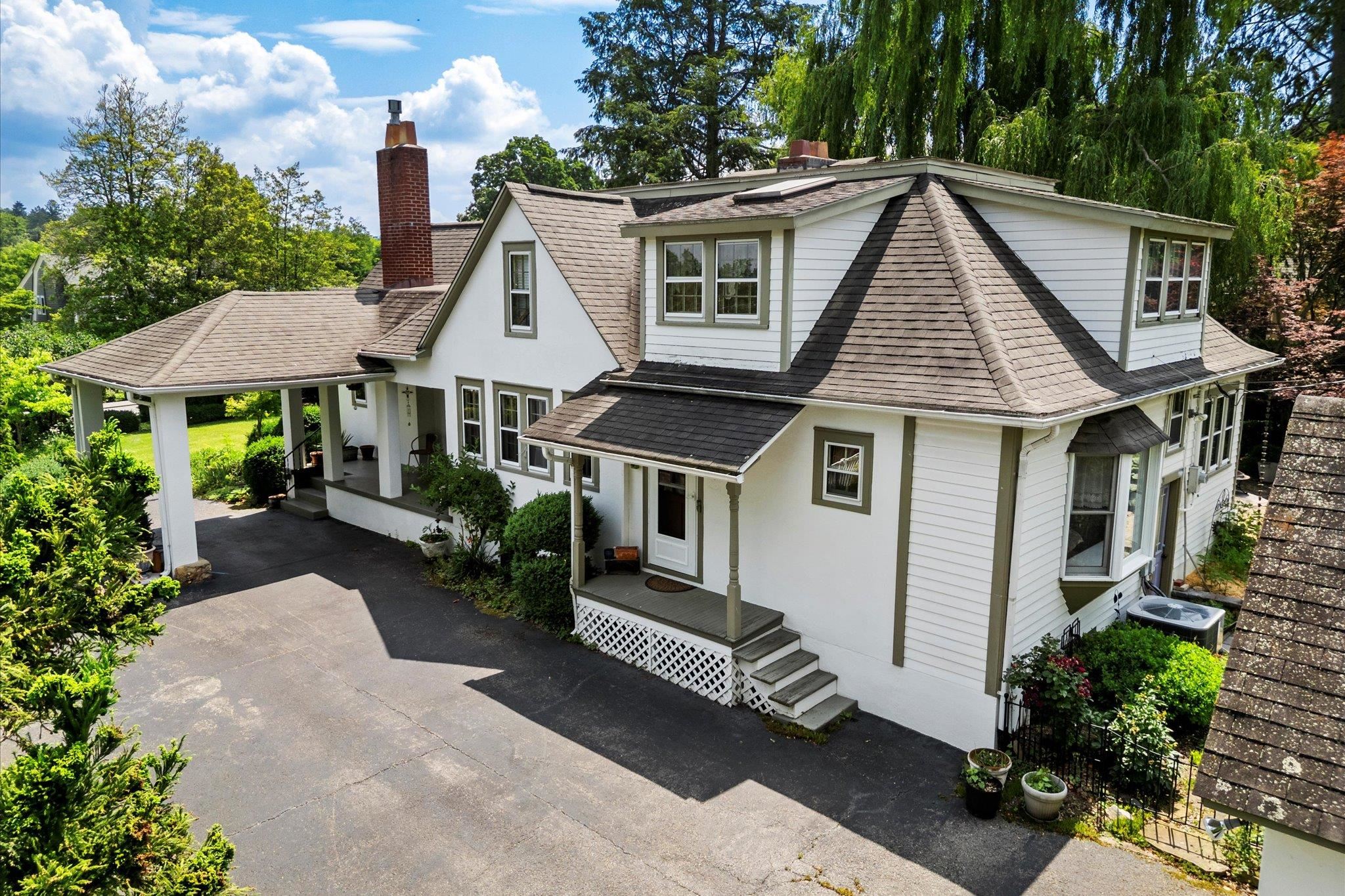 706 DRAPER Road SW