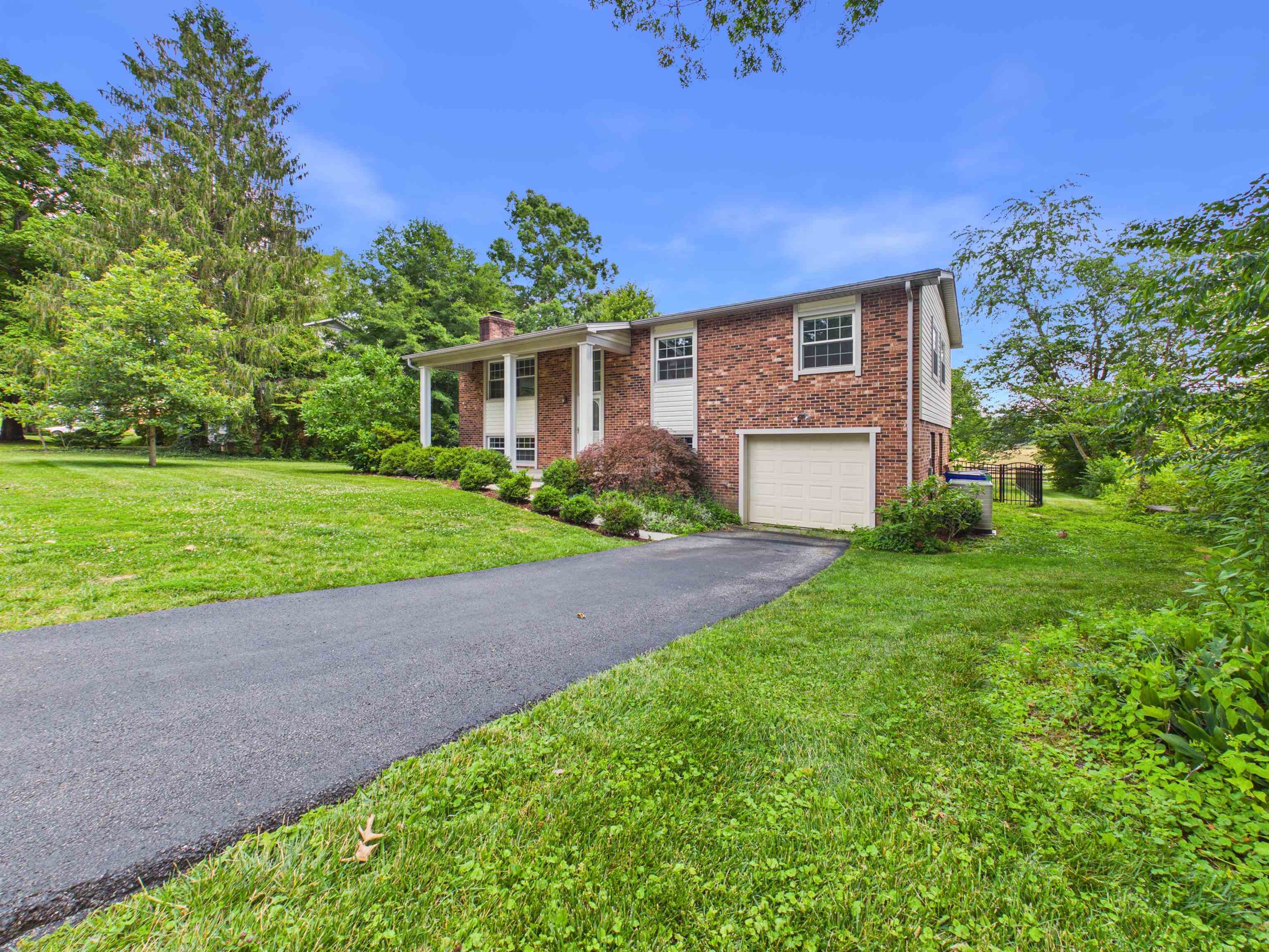 2803 Mt Vernon Lane