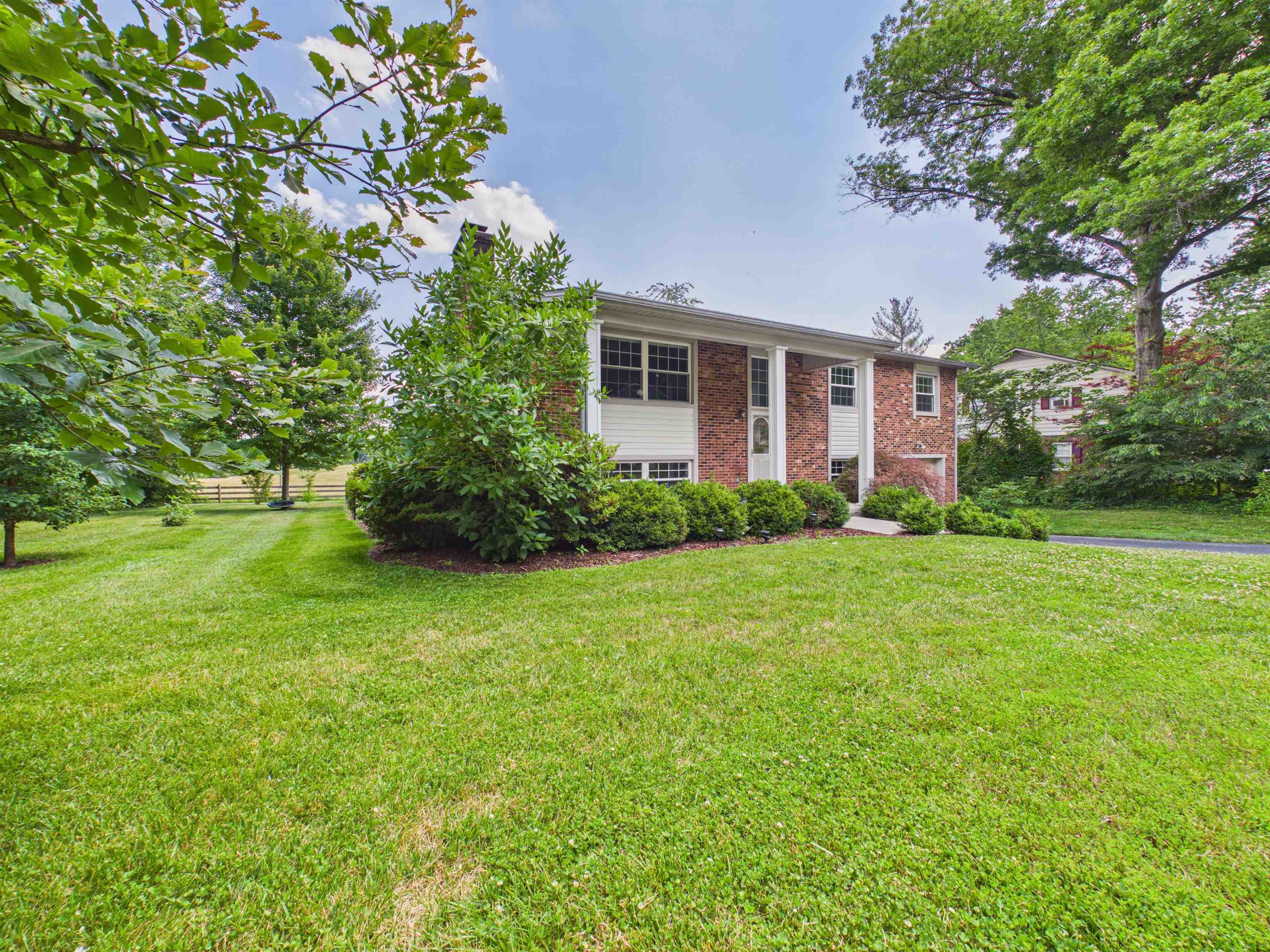2803 Mt Vernon Lane