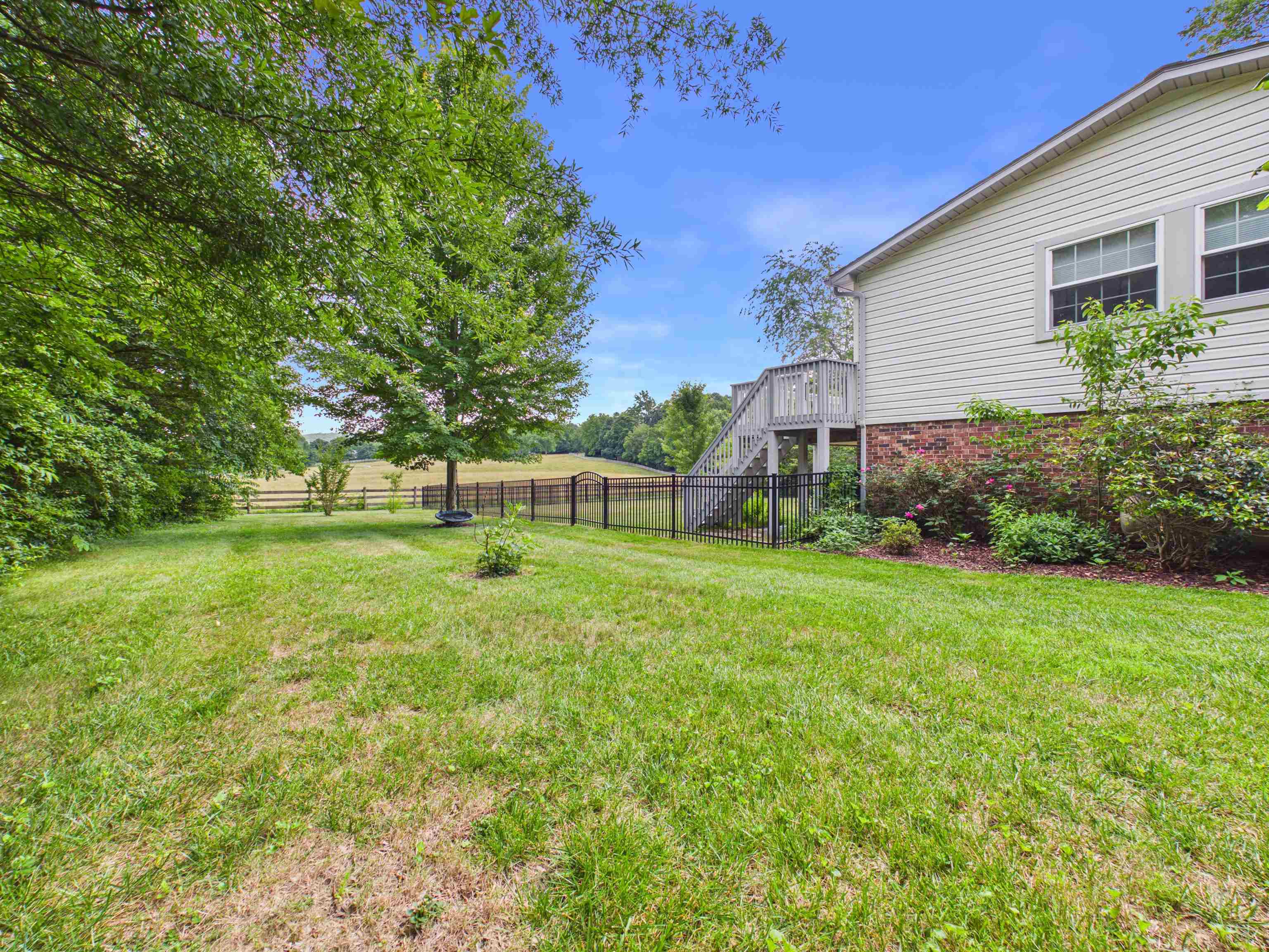 2803 Mt Vernon Lane