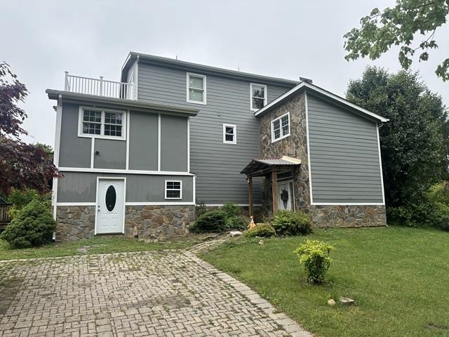 440 Aurora Lane