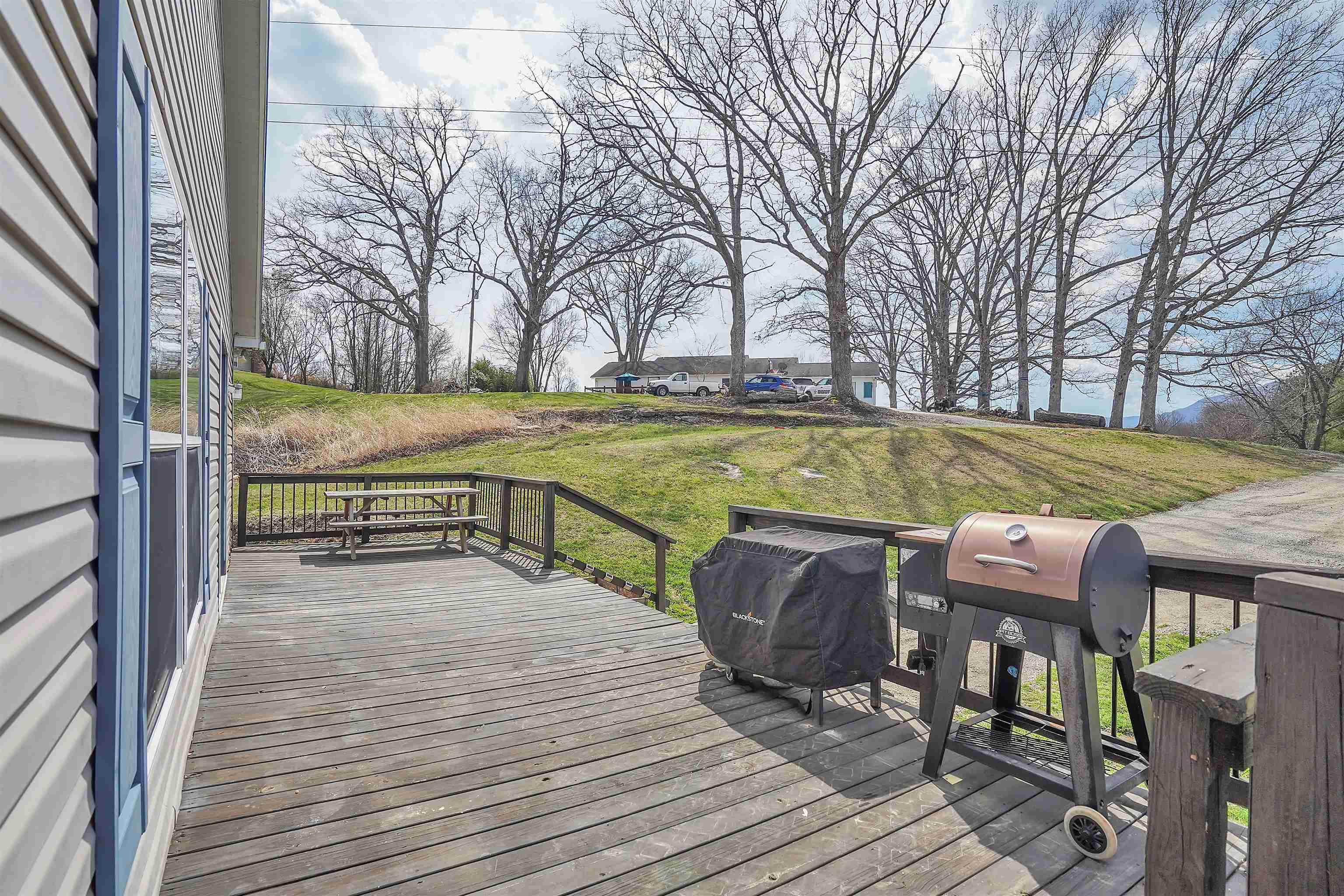 109 OAKVIEW Lane